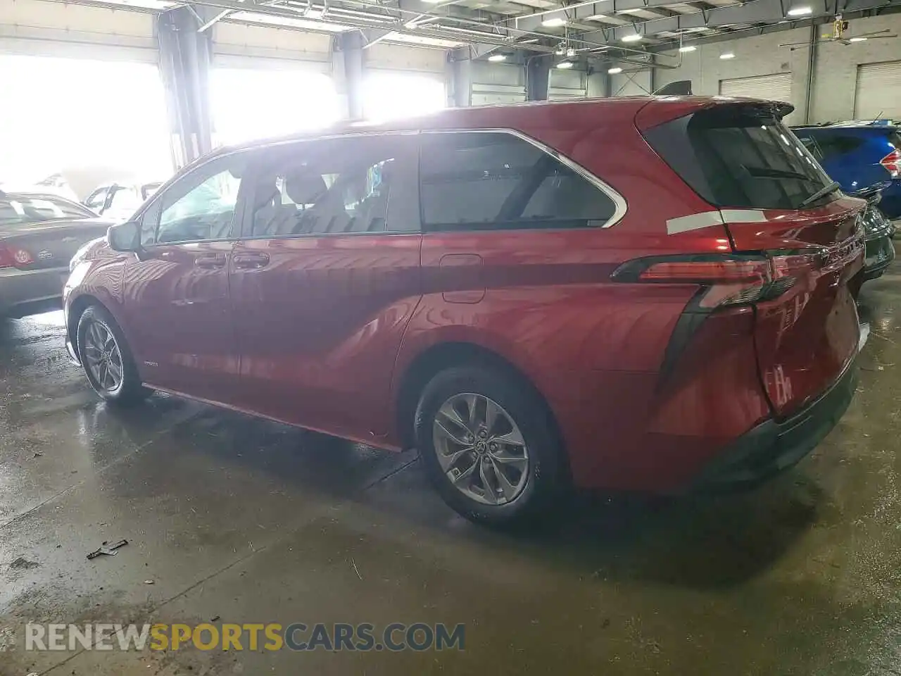 2 Фотография поврежденного автомобиля 5TDKRKEC2MS043884 TOYOTA SIENNA 2021