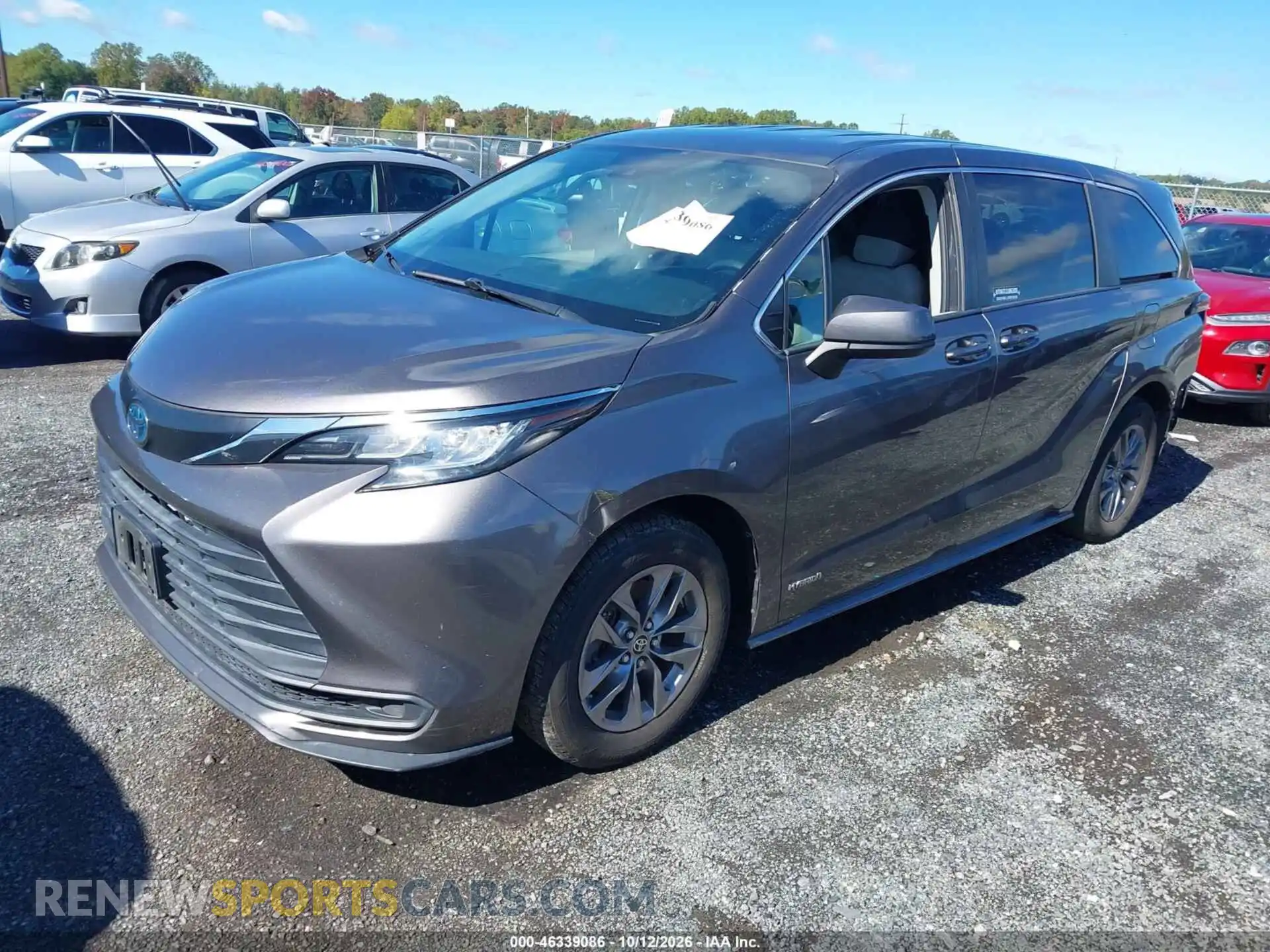 2 fotografías del automóvil dañado 5TDKRKEC2MS045070 TOYOTA SIENNA 2021