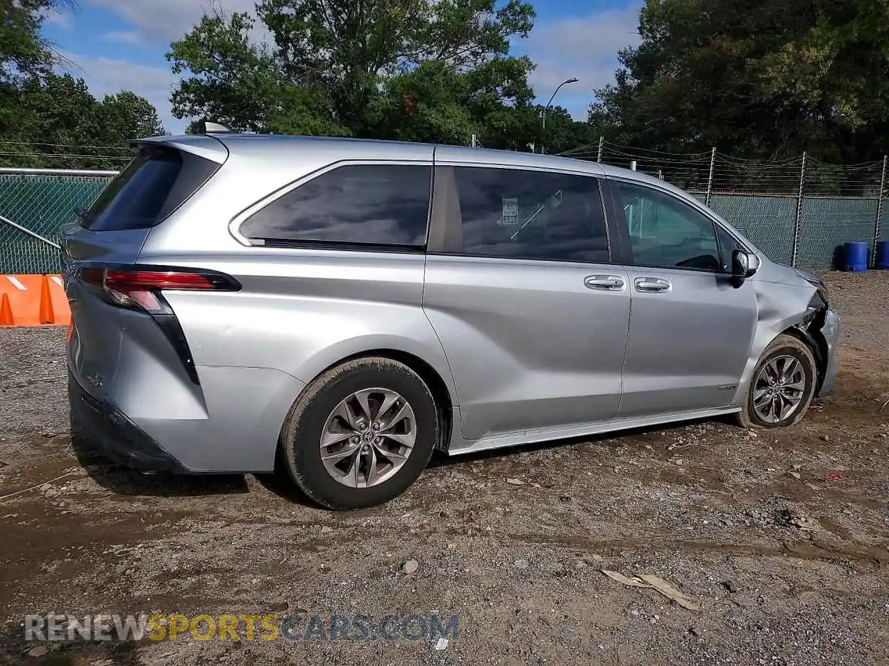 3 Photograph of a damaged car 5TDKRKEC3MS018797 TOYOTA SIENNA 2021