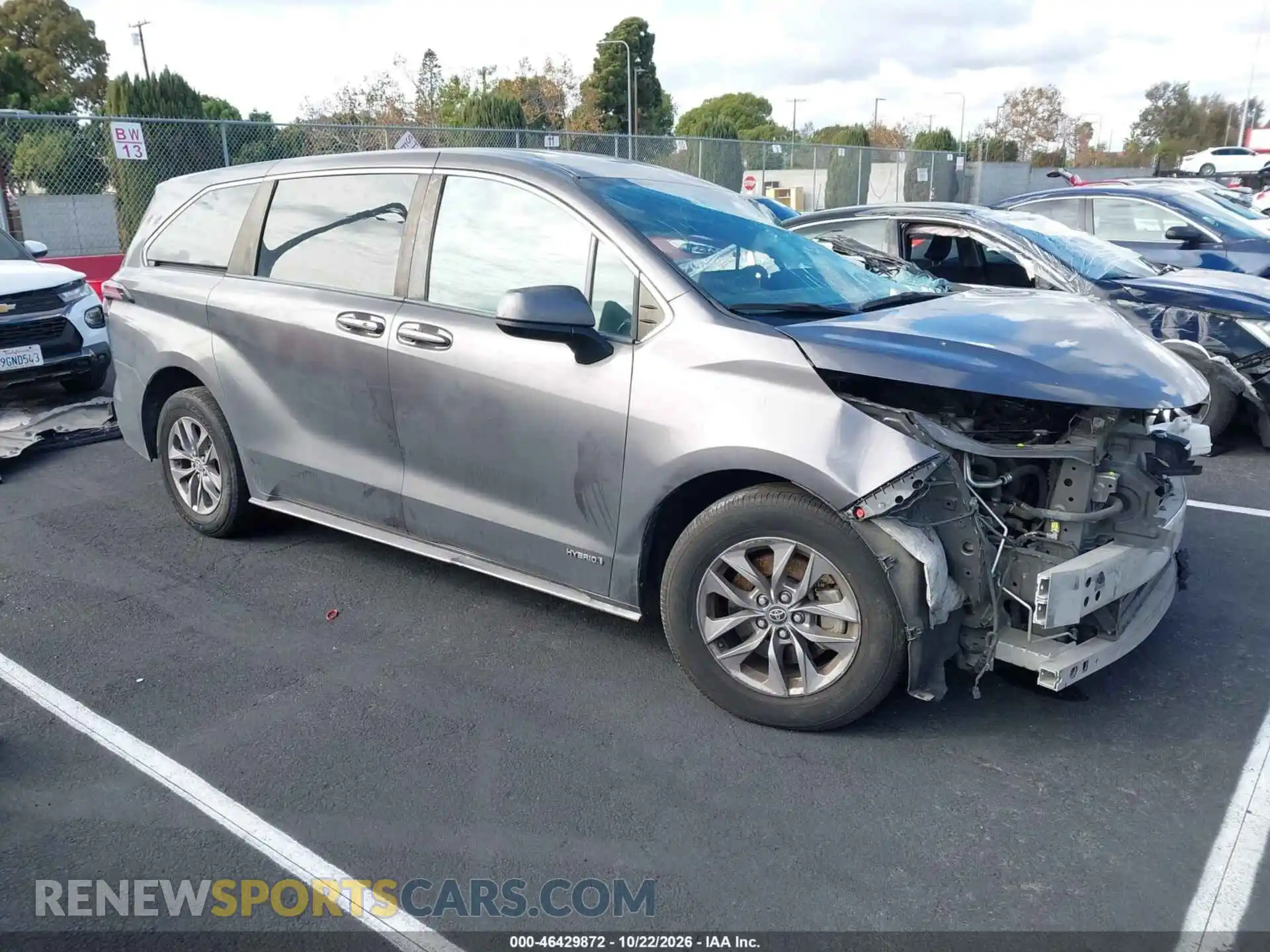 1 Фотография поврежденного автомобиля 5TDKRKEC3MS028052 TOYOTA SIENNA 2021