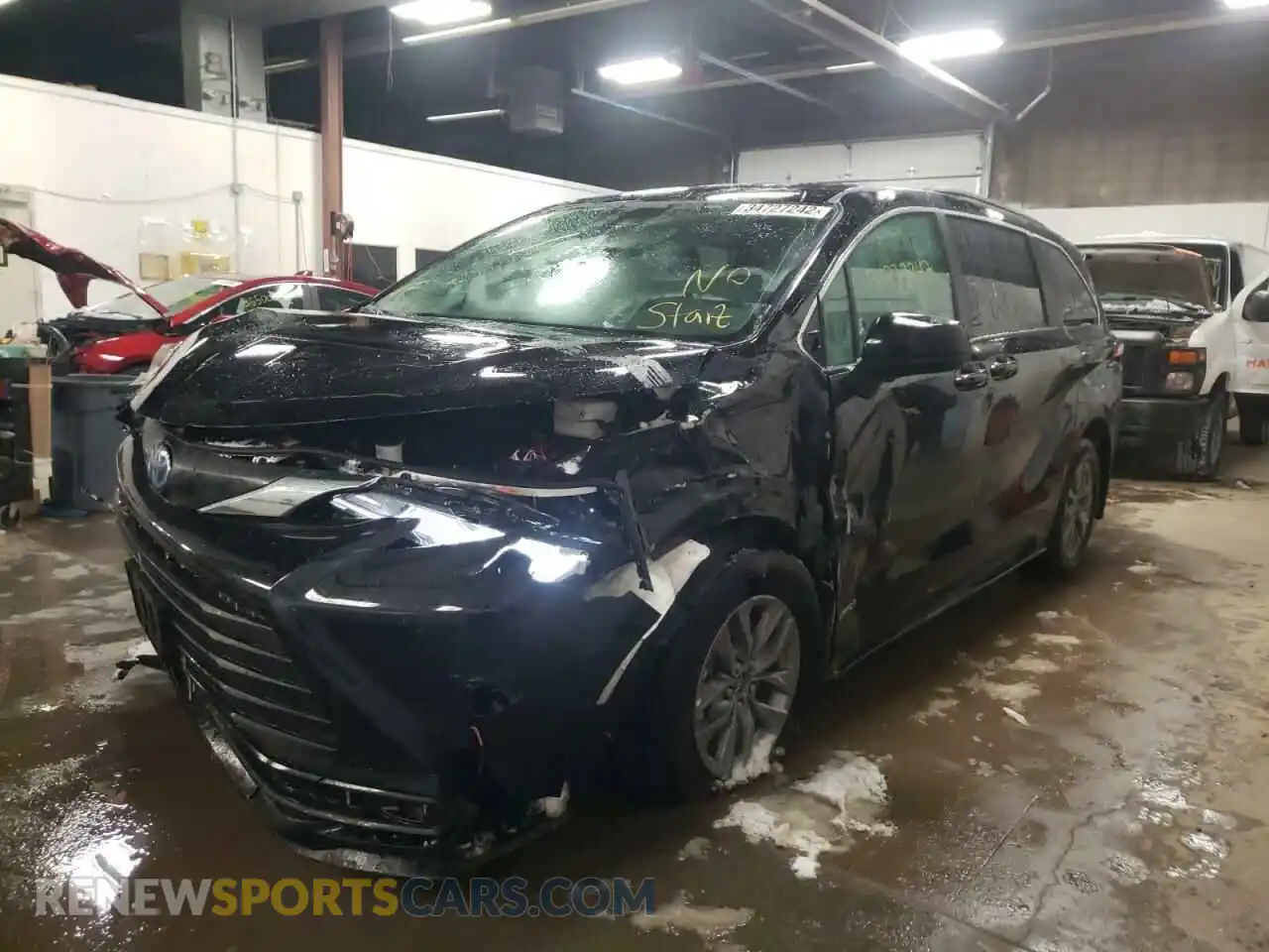 2 Photograph of a damaged car 5TDKRKEC3MS057809 TOYOTA SIENNA 2021