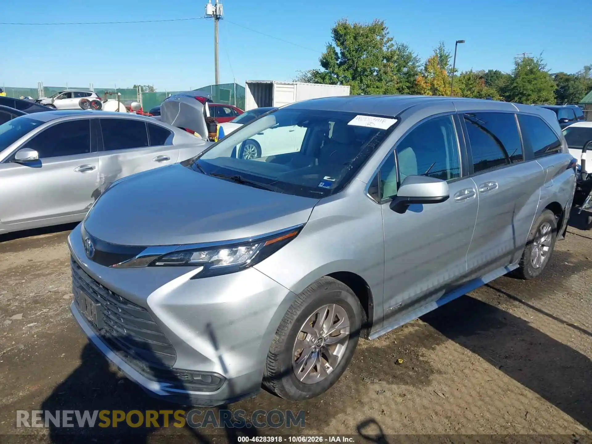 2 fotografías del automóvil dañado 5TDKRKEC4MS017089 TOYOTA SIENNA 2021