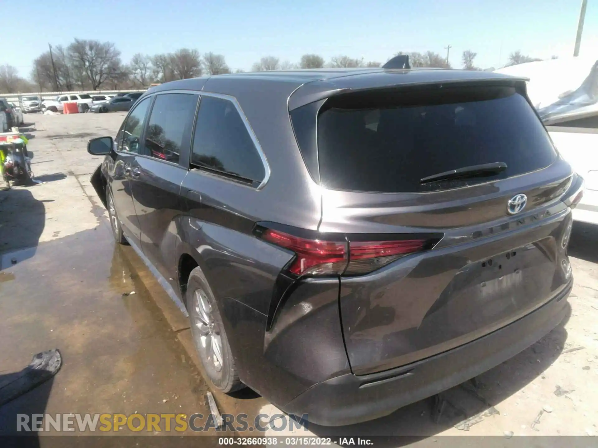 3 Photograph of a damaged car 5TDKRKEC4MS036791 TOYOTA SIENNA 2021