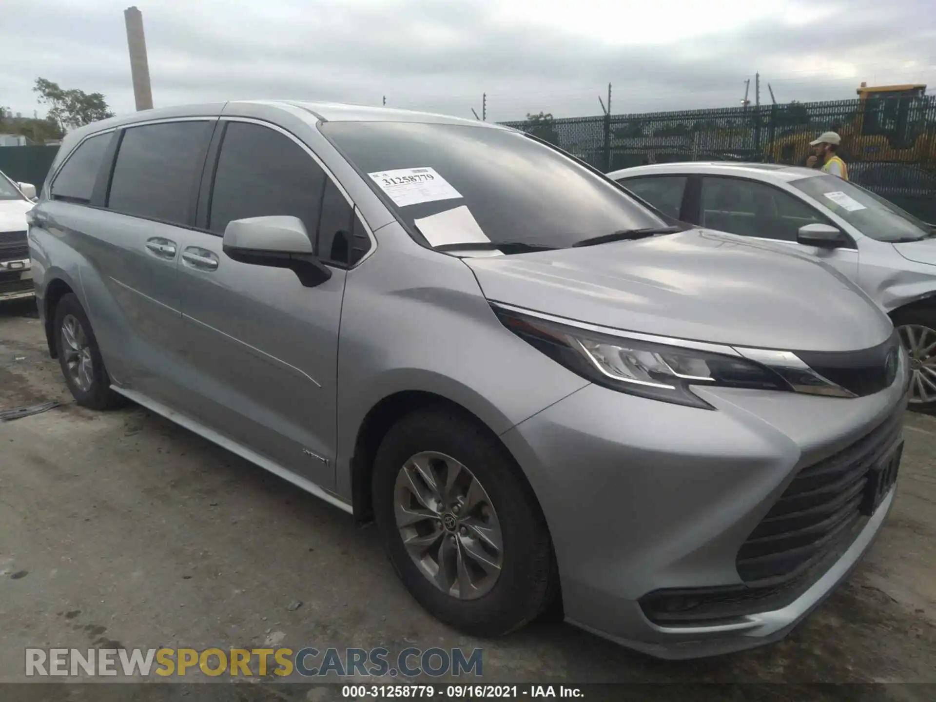 1 Photograph of a damaged car 5TDKRKEC5MS016145 TOYOTA SIENNA 2021