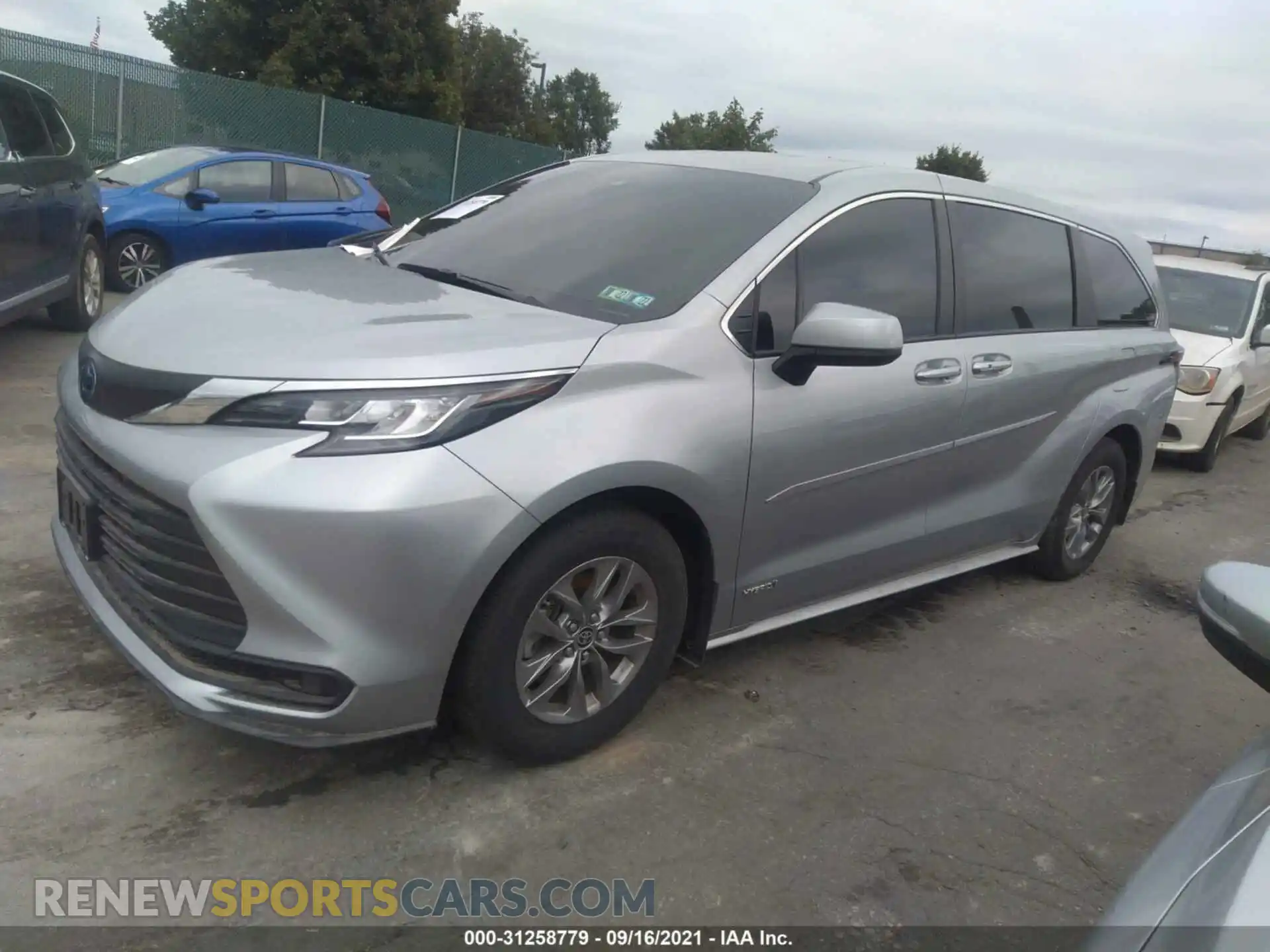 2 Photograph of a damaged car 5TDKRKEC5MS016145 TOYOTA SIENNA 2021