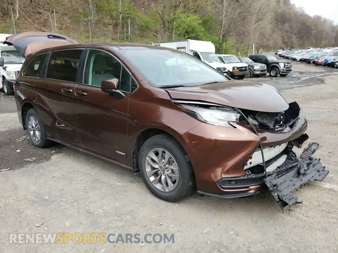 1 Photograph of a damaged car 5TDKRKEC5MS023967 TOYOTA SIENNA 2021