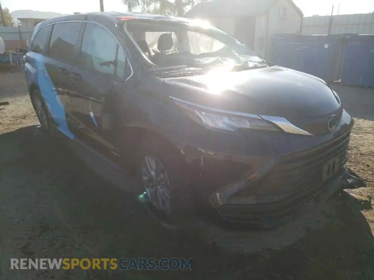 1 Photograph of a damaged car 5TDKRKEC5MS028005 TOYOTA SIENNA 2021