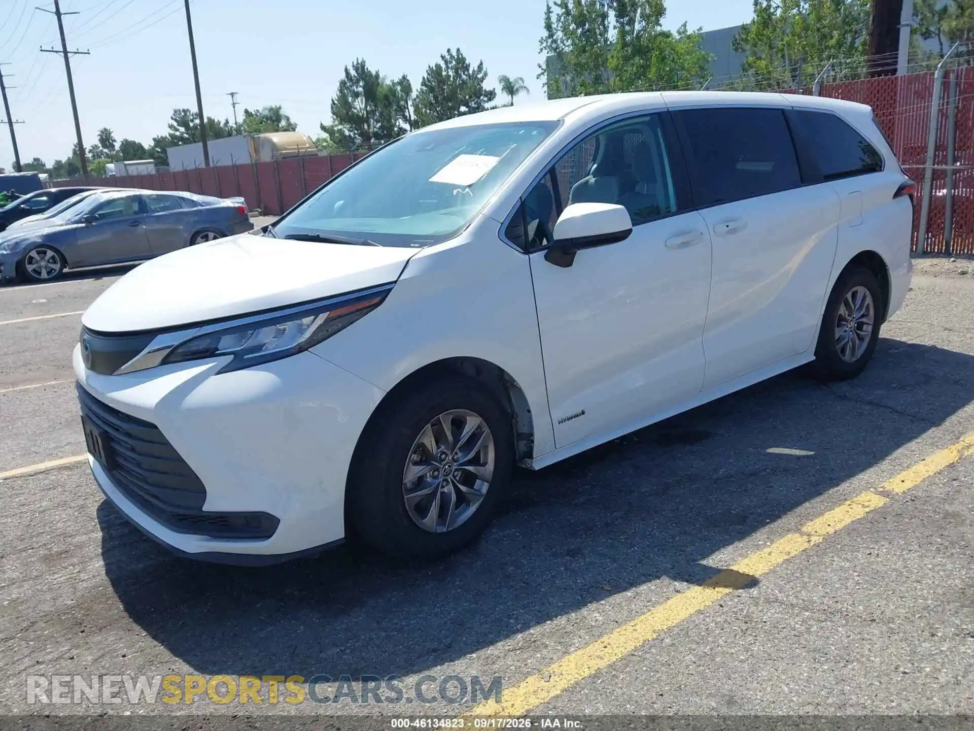 2 Photograph of a damaged car 5TDKRKEC7MS004496 TOYOTA SIENNA 2021