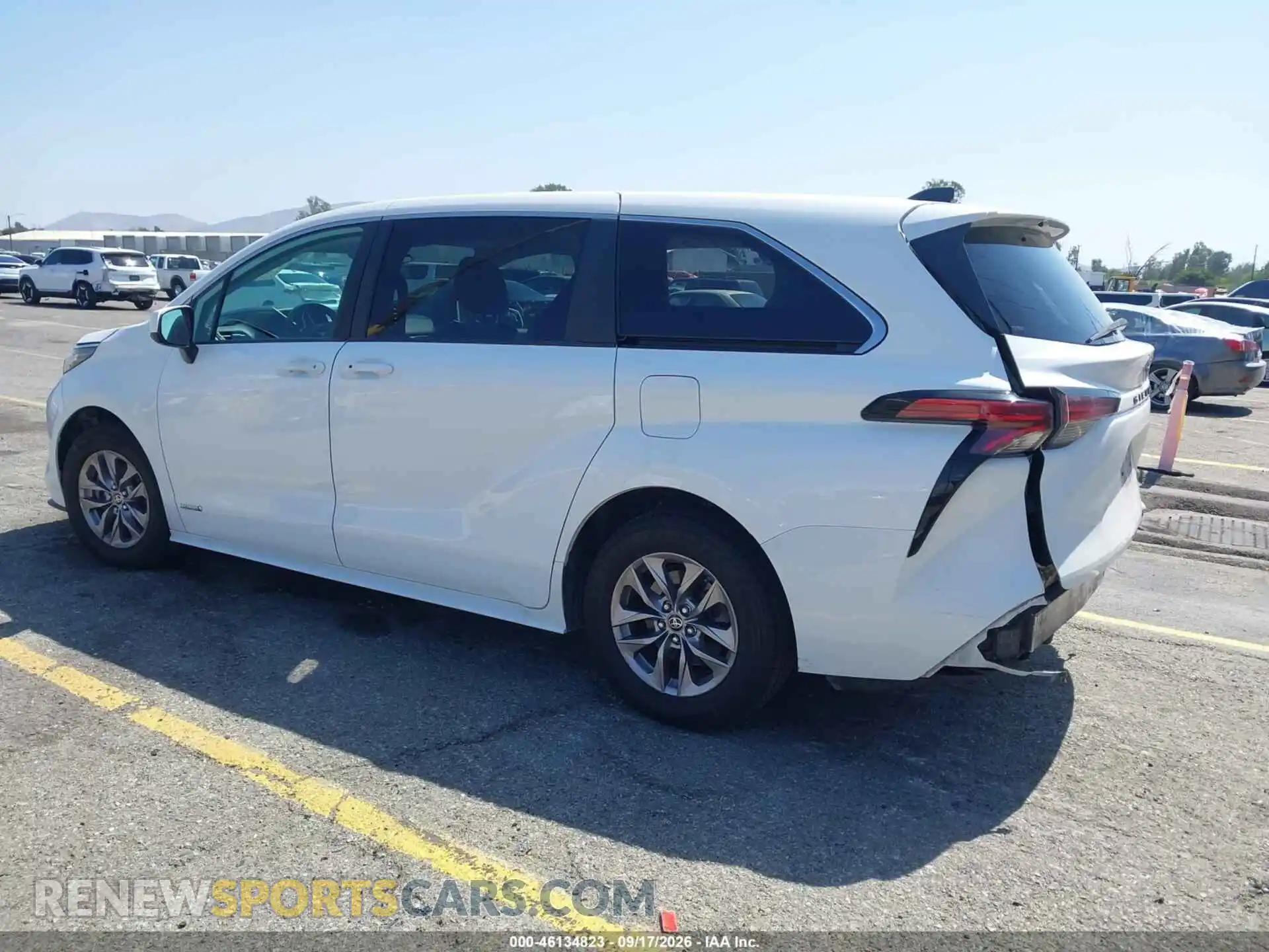 3 Photograph of a damaged car 5TDKRKEC7MS004496 TOYOTA SIENNA 2021