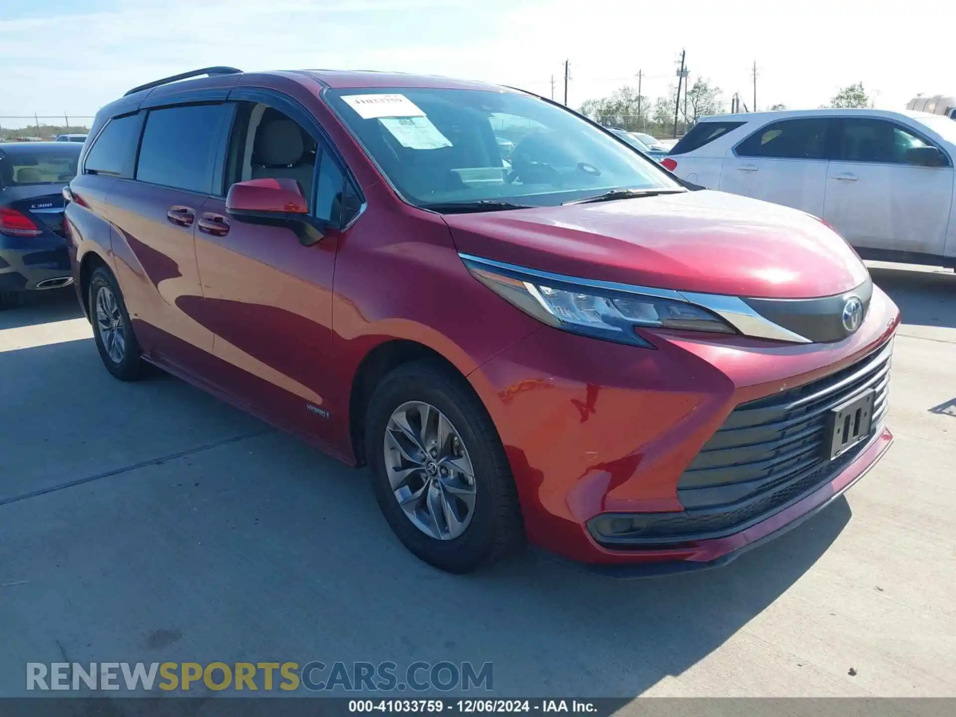 1 Photograph of a damaged car 5TDKRKEC7MS005485 TOYOTA SIENNA 2021