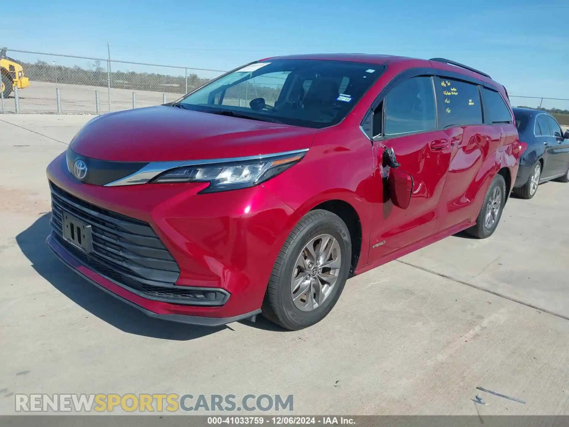 2 Photograph of a damaged car 5TDKRKEC7MS005485 TOYOTA SIENNA 2021