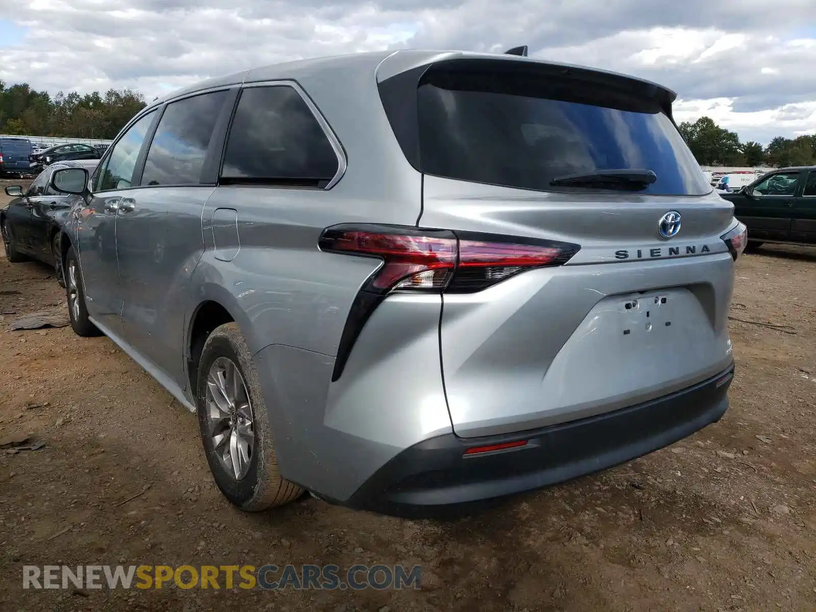 3 Photograph of a damaged car 5TDKRKEC7MS023906 TOYOTA SIENNA 2021