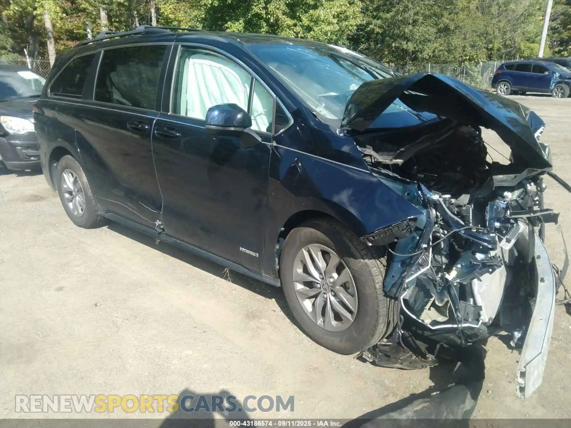 1 Photograph of a damaged car 5TDKRKEC7MS037675 TOYOTA SIENNA 2021