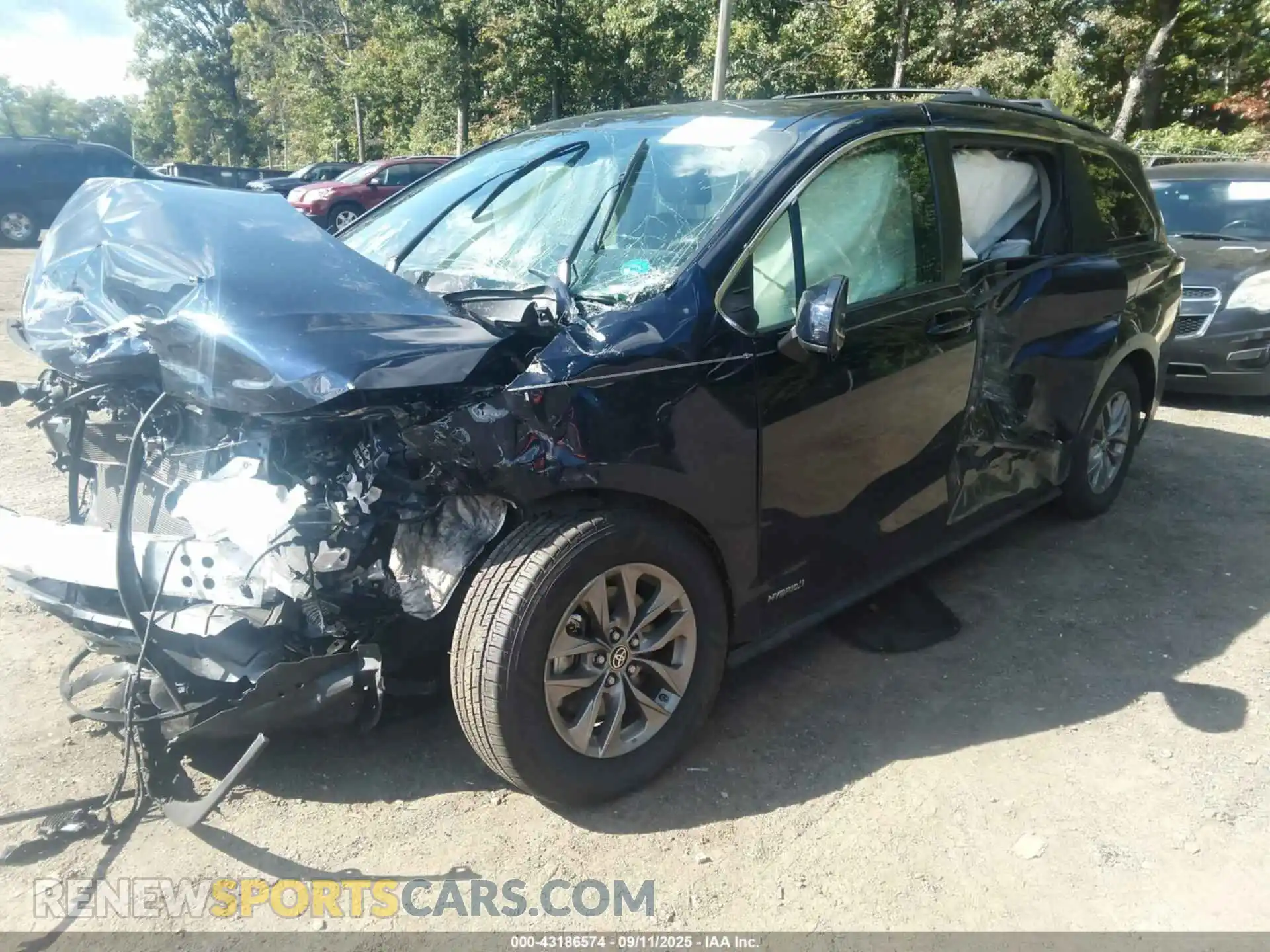 2 Photograph of a damaged car 5TDKRKEC7MS037675 TOYOTA SIENNA 2021
