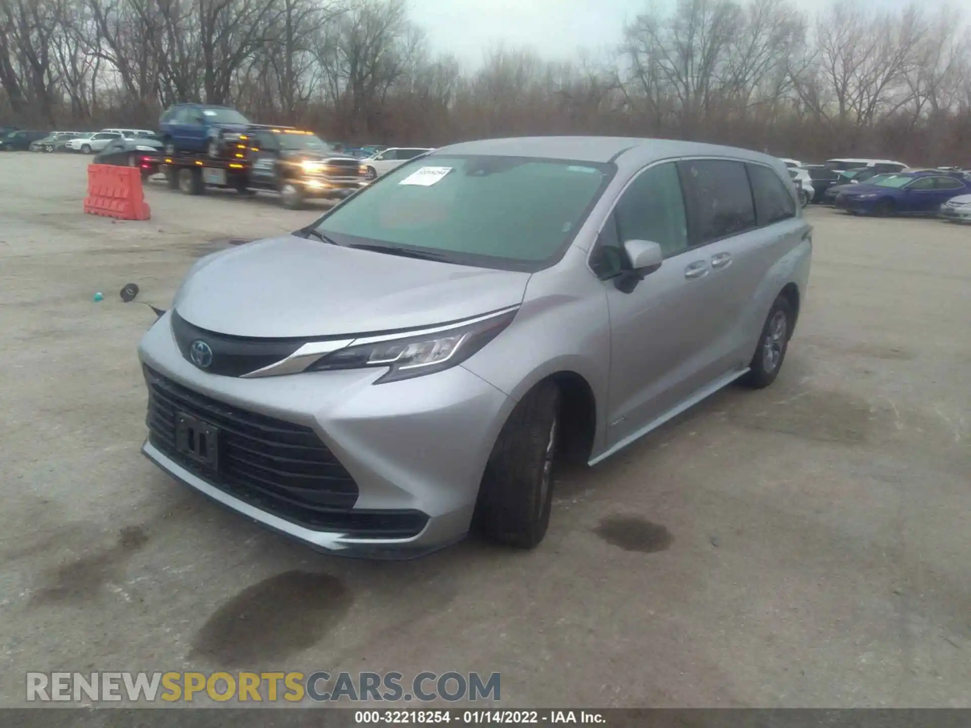 2 Photograph of a damaged car 5TDKRKEC7MS046652 TOYOTA SIENNA 2021