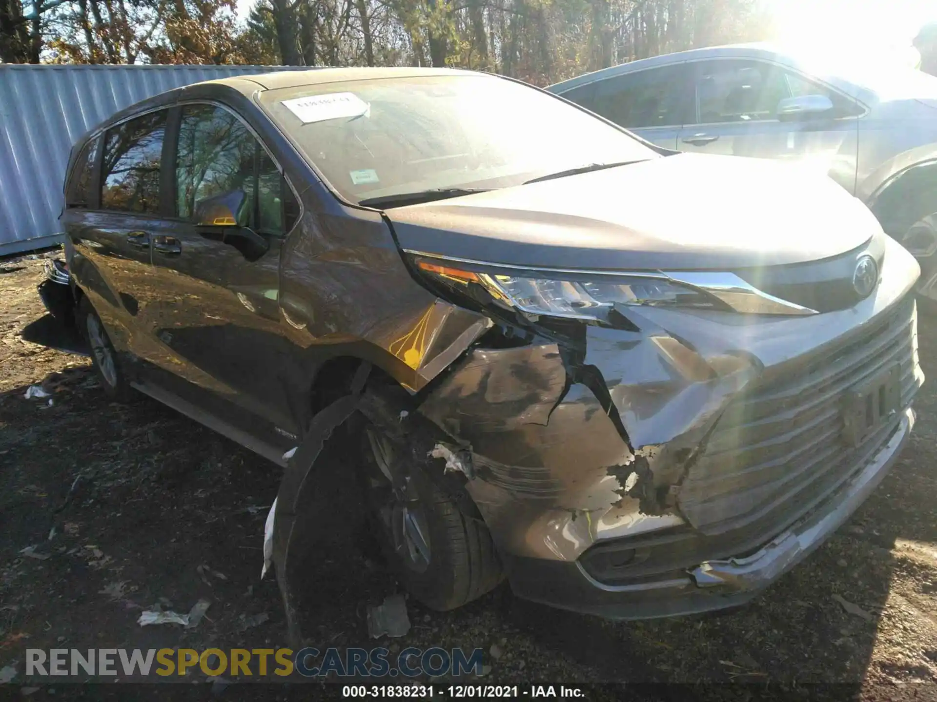 1 Photograph of a damaged car 5TDKRKEC8MS008475 TOYOTA SIENNA 2021