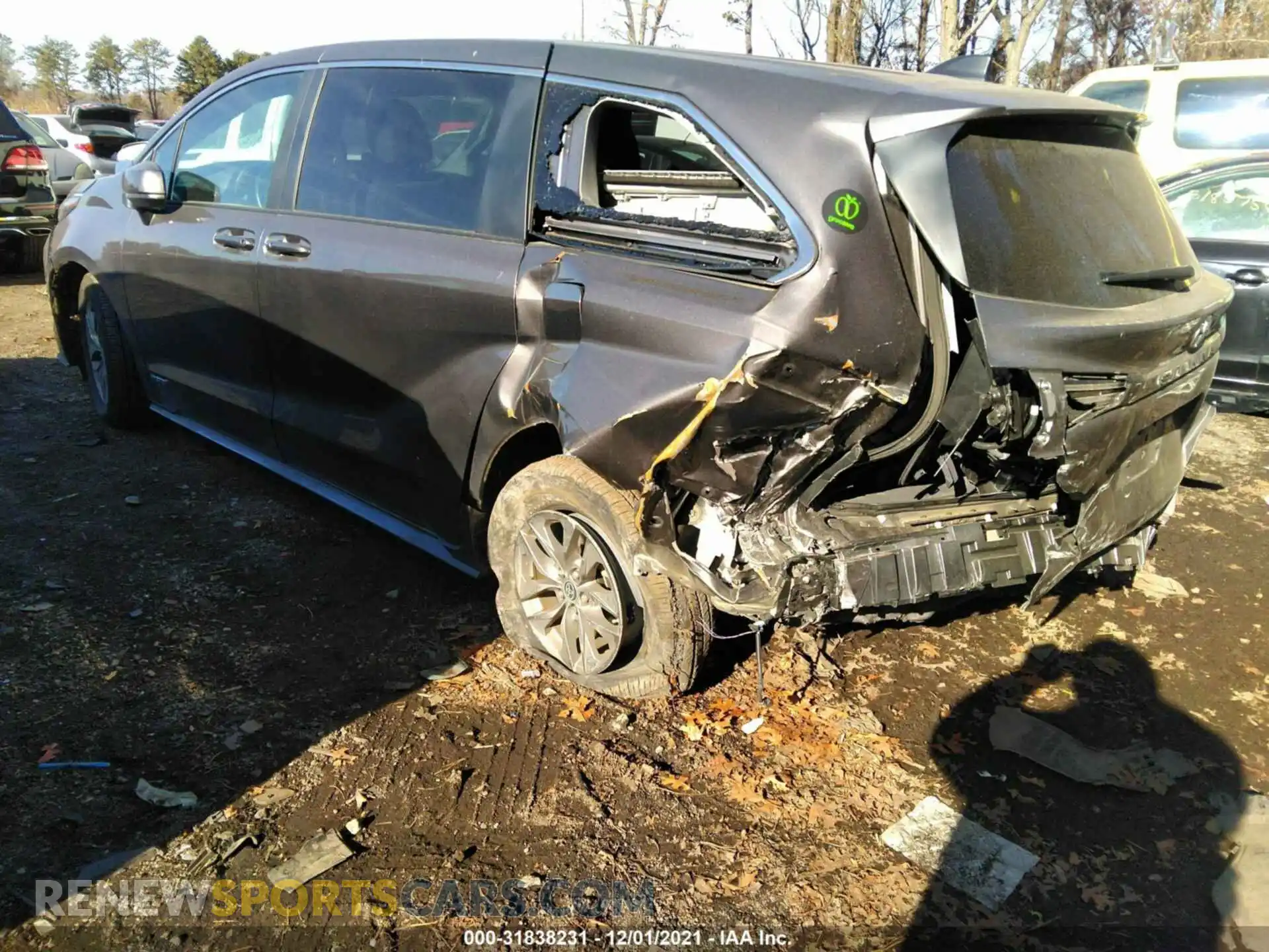 3 Photograph of a damaged car 5TDKRKEC8MS008475 TOYOTA SIENNA 2021