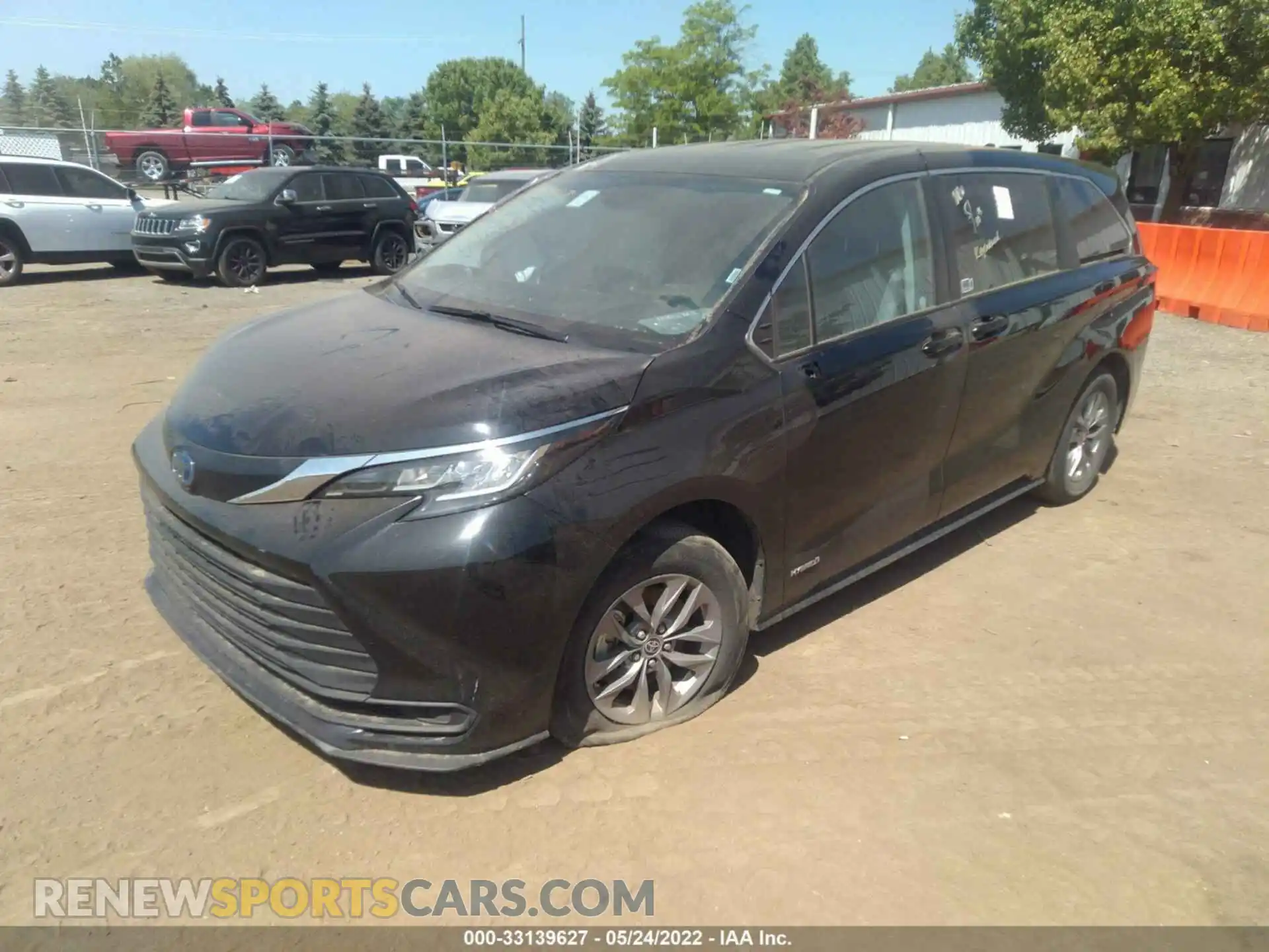 2 Photograph of a damaged car 5TDKRKEC8MS016849 TOYOTA SIENNA 2021