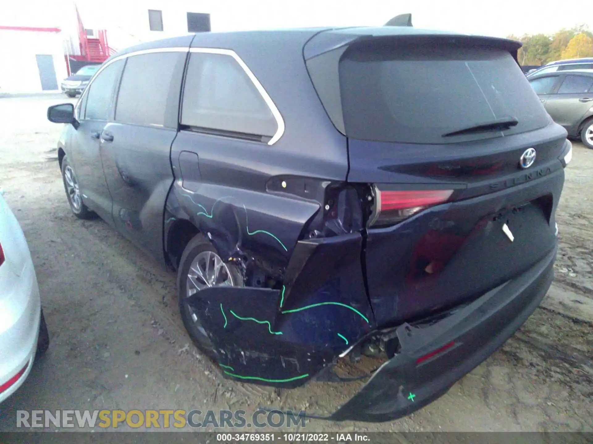 3 Photograph of a damaged car 5TDKRKEC8MS018861 TOYOTA SIENNA 2021