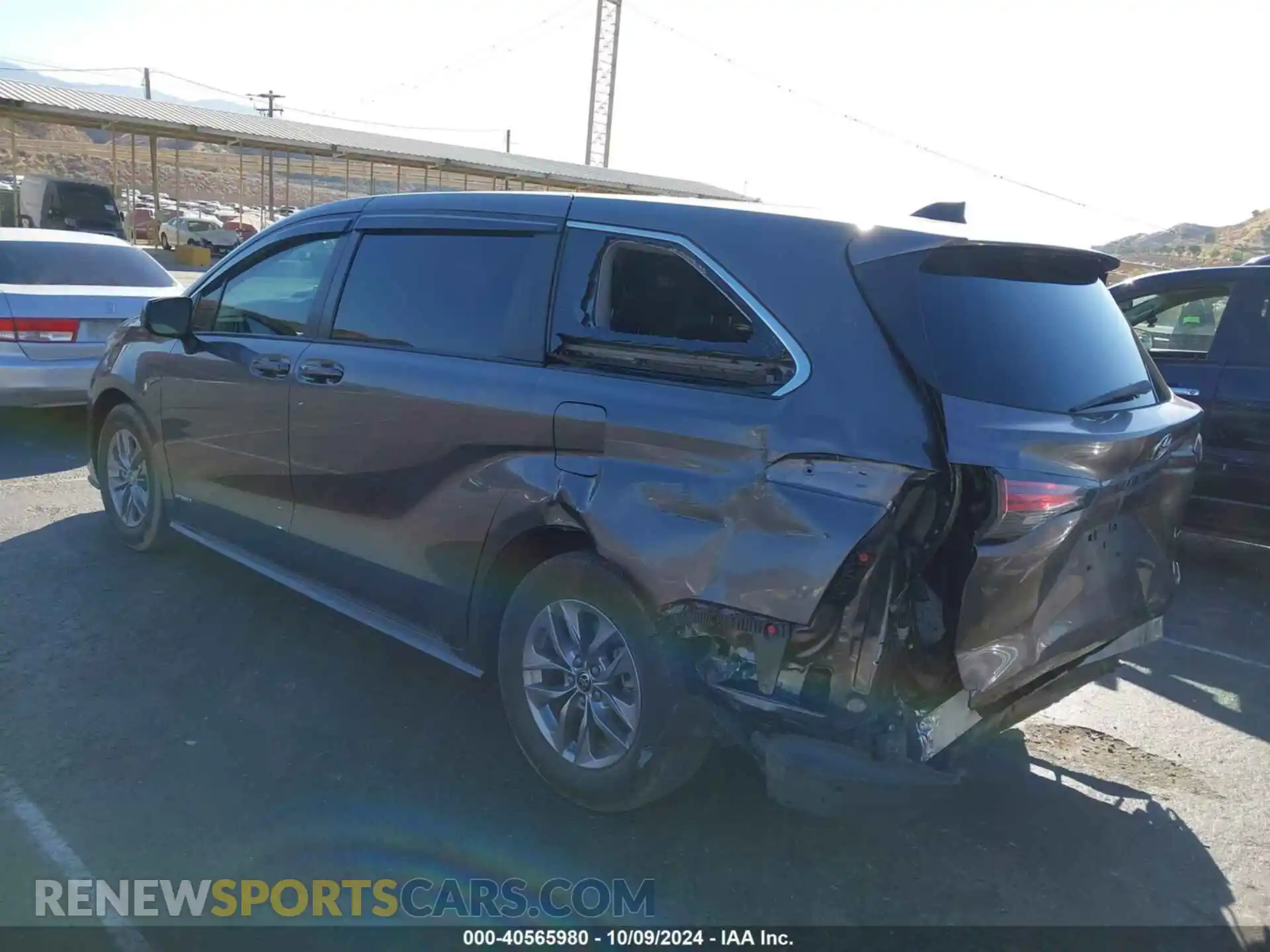 3 Photograph of a damaged car 5TDKRKEC8MS022764 TOYOTA SIENNA 2021