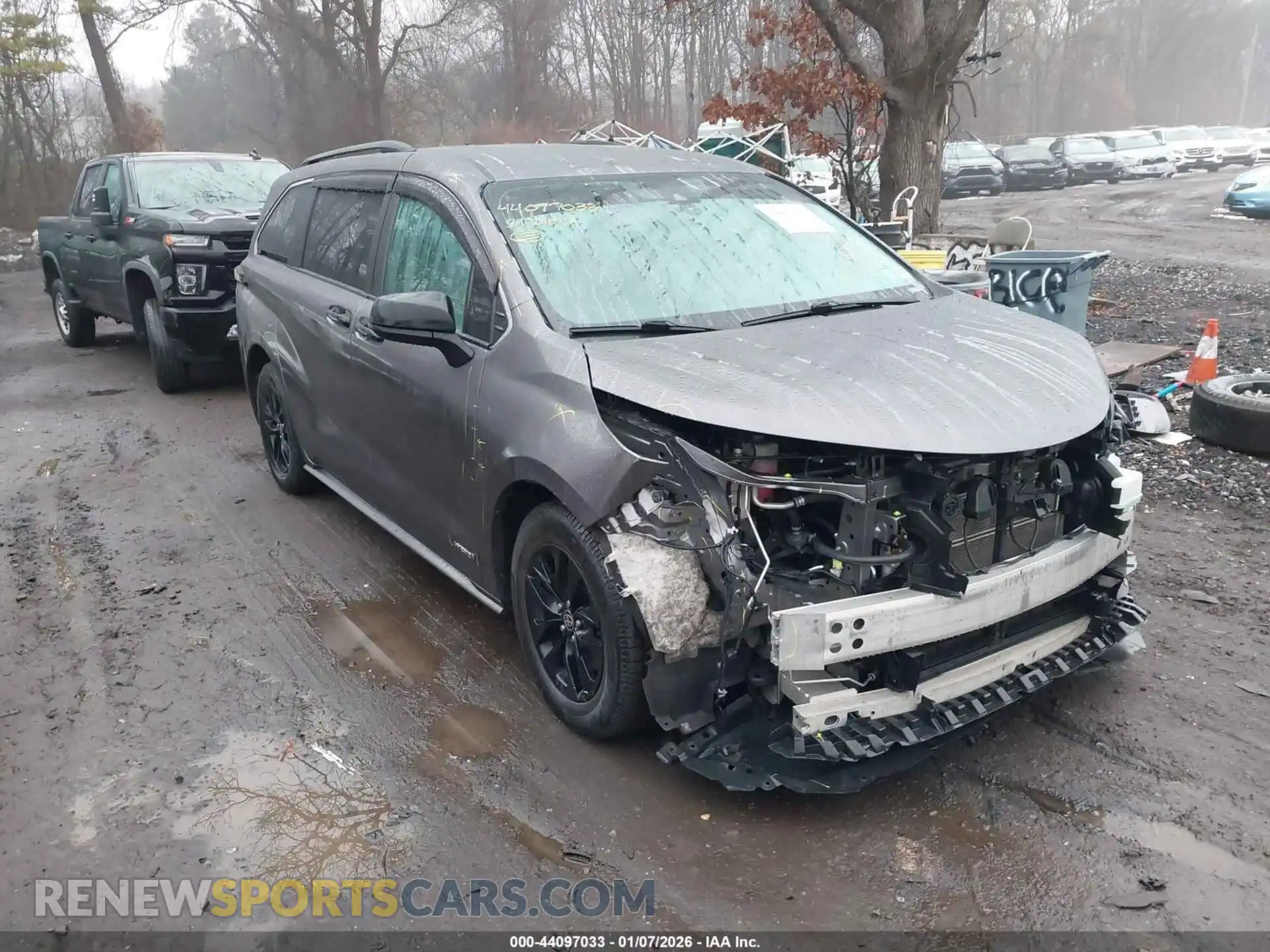 1 Photograph of a damaged car 5TDKRKEC8MS030220 TOYOTA SIENNA 2021