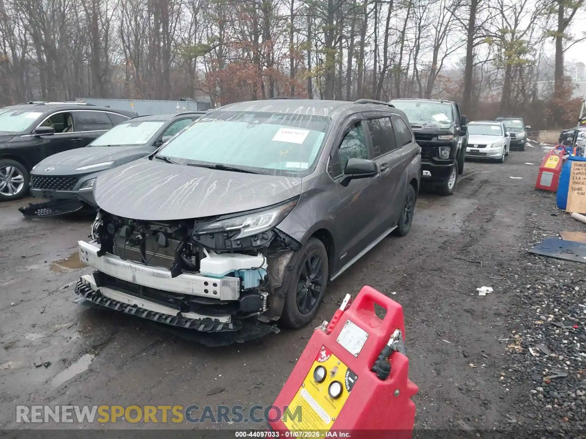 2 Photograph of a damaged car 5TDKRKEC8MS030220 TOYOTA SIENNA 2021