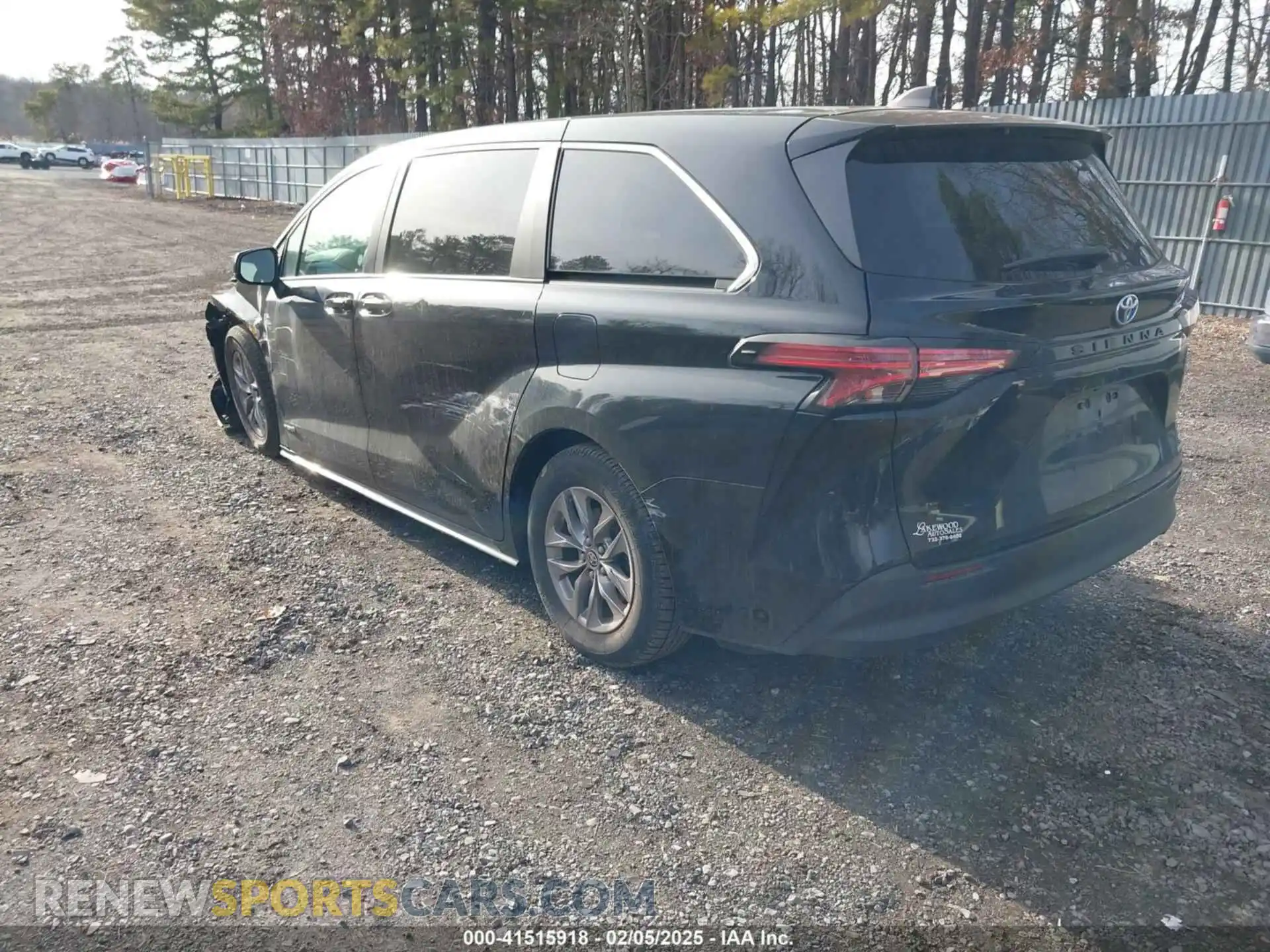 3 Photograph of a damaged car 5TDKRKEC9MS043364 TOYOTA SIENNA 2021
