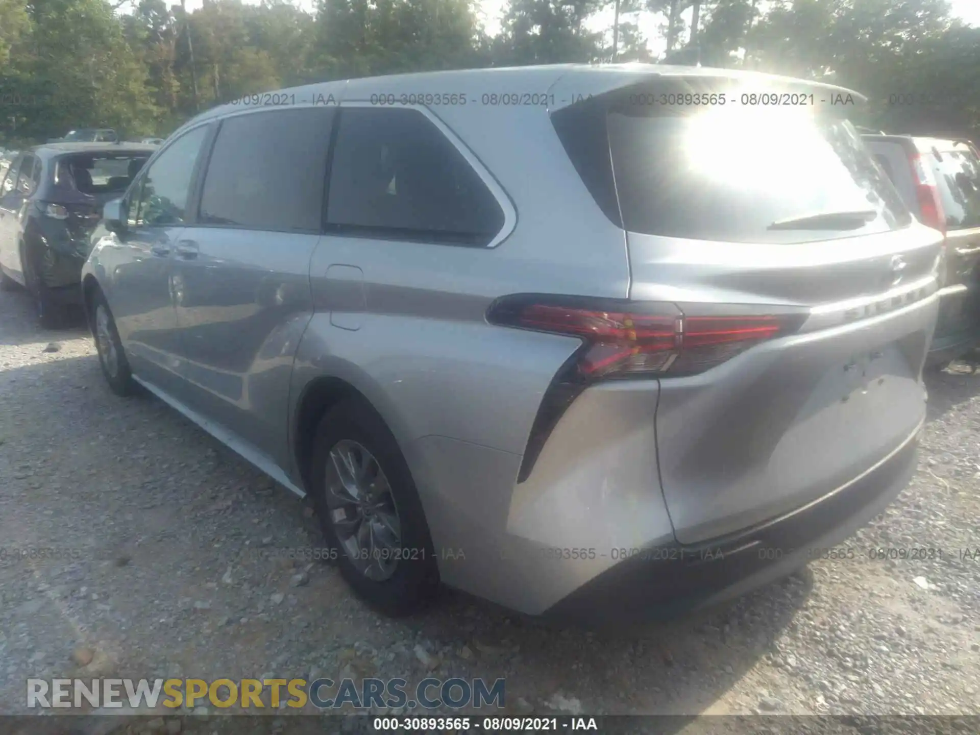3 Photograph of a damaged car 5TDKRKECXMS028503 TOYOTA SIENNA 2021