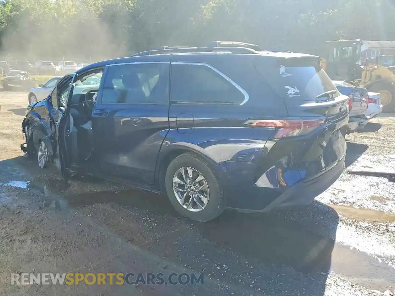 2 fotografías del automóvil dañado 5TDKRKECXMS031675 TOYOTA SIENNA 2021