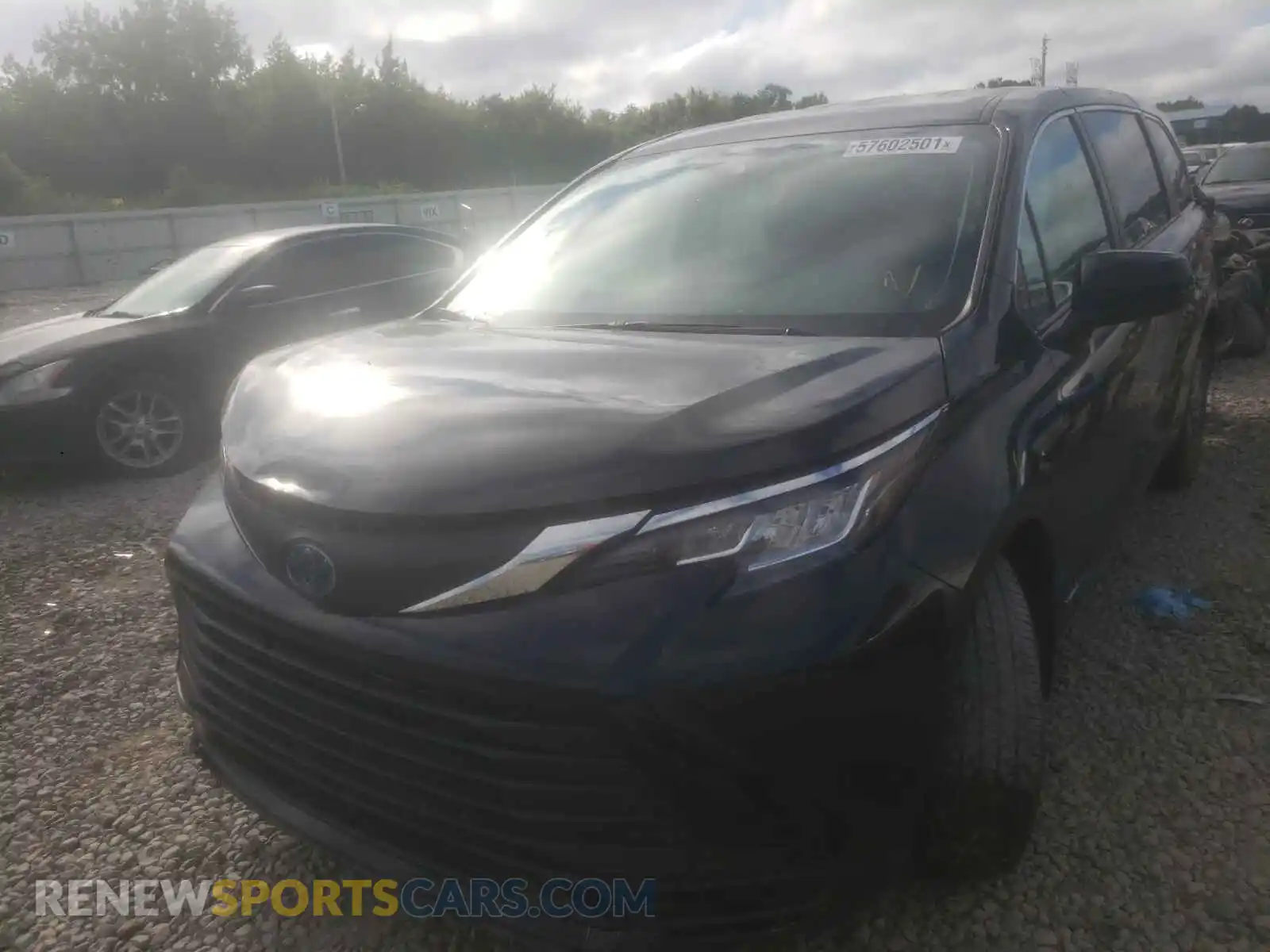 2 Photograph of a damaged car 5TDKRKECXMS040473 TOYOTA SIENNA 2021