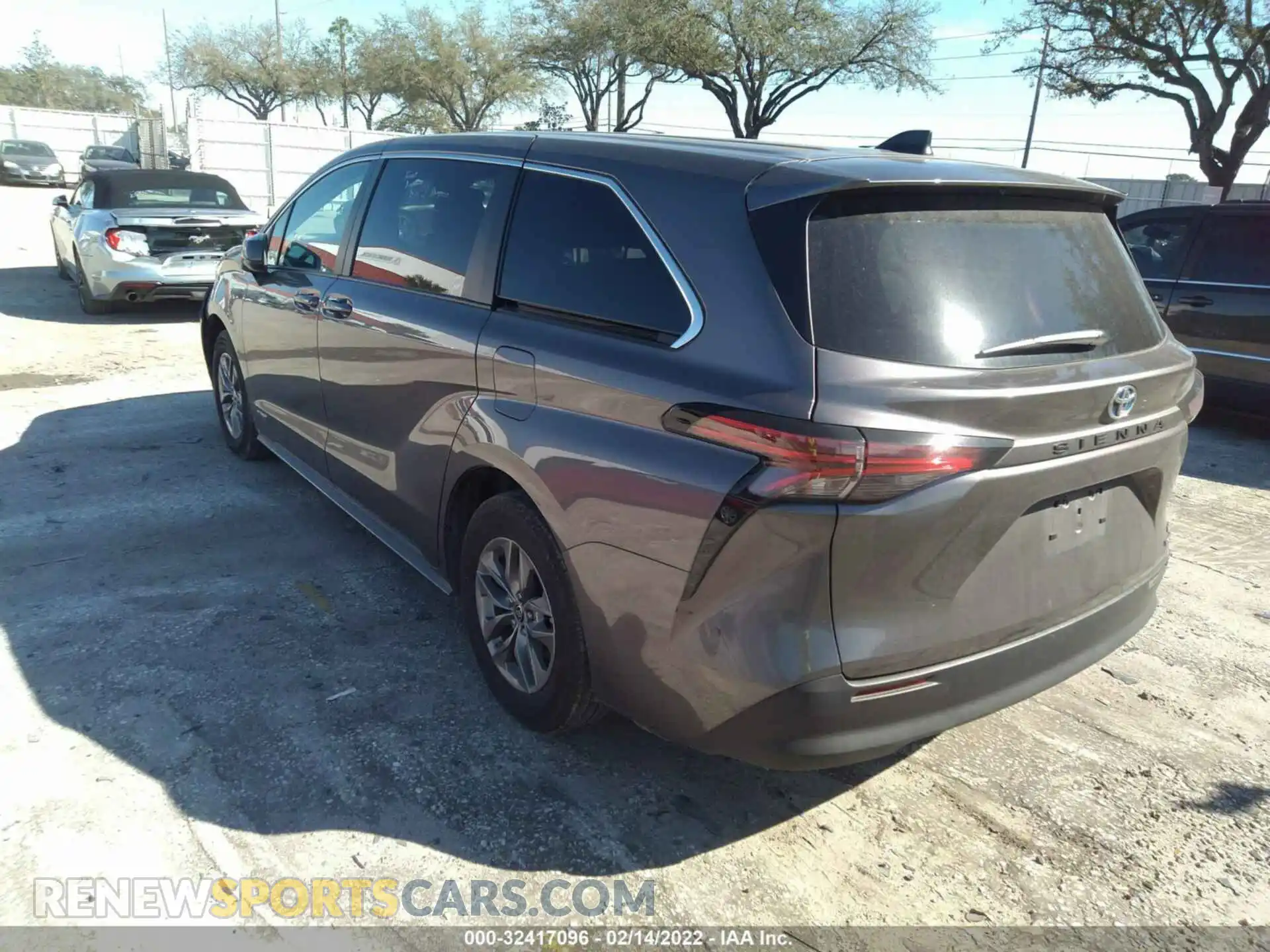 3 Photograph of a damaged car 5TDKRKECXMS044944 TOYOTA SIENNA 2021