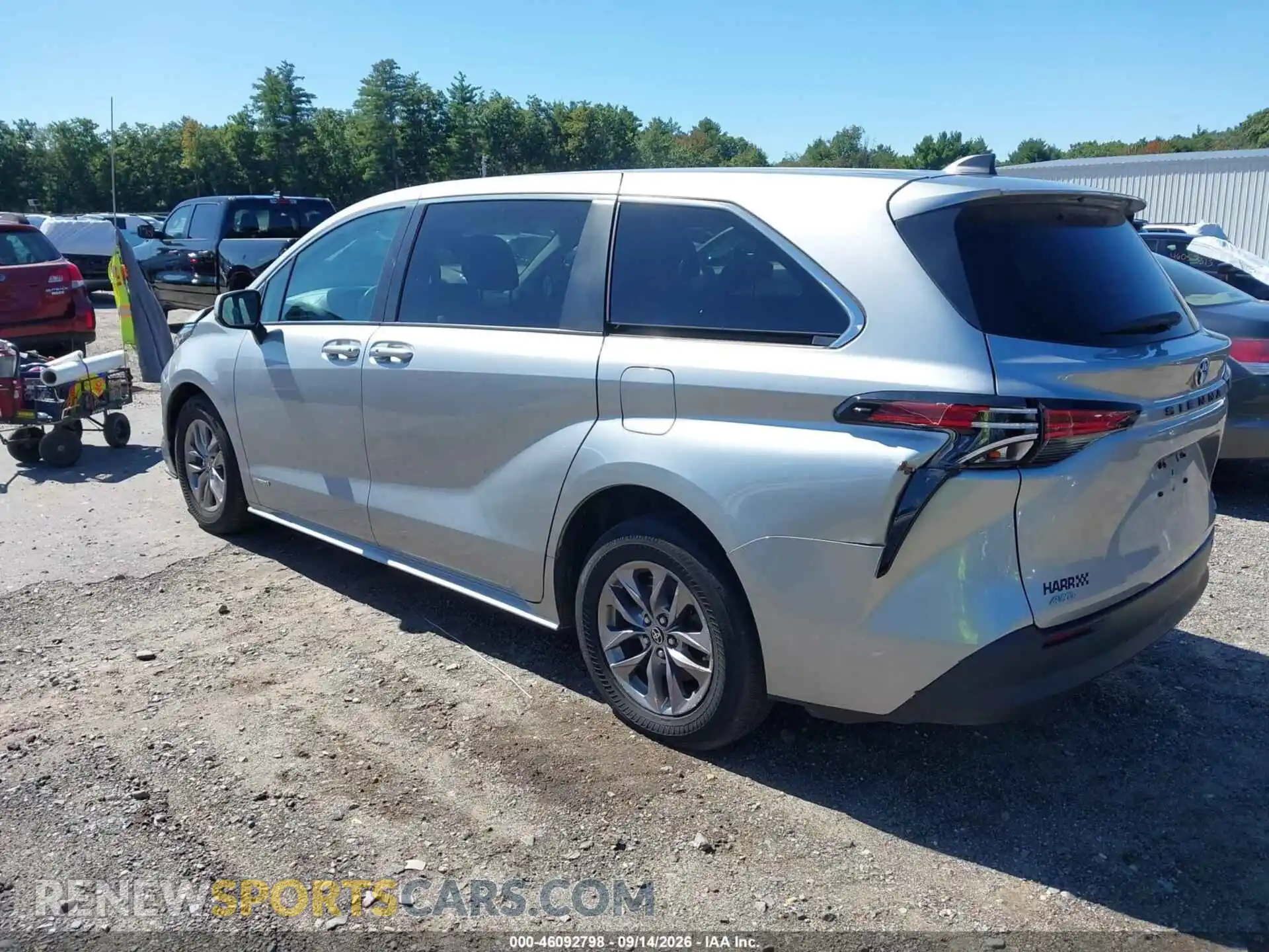 3 Photograph of a damaged car 5TDKSKFC2MS015098 TOYOTA SIENNA 2021