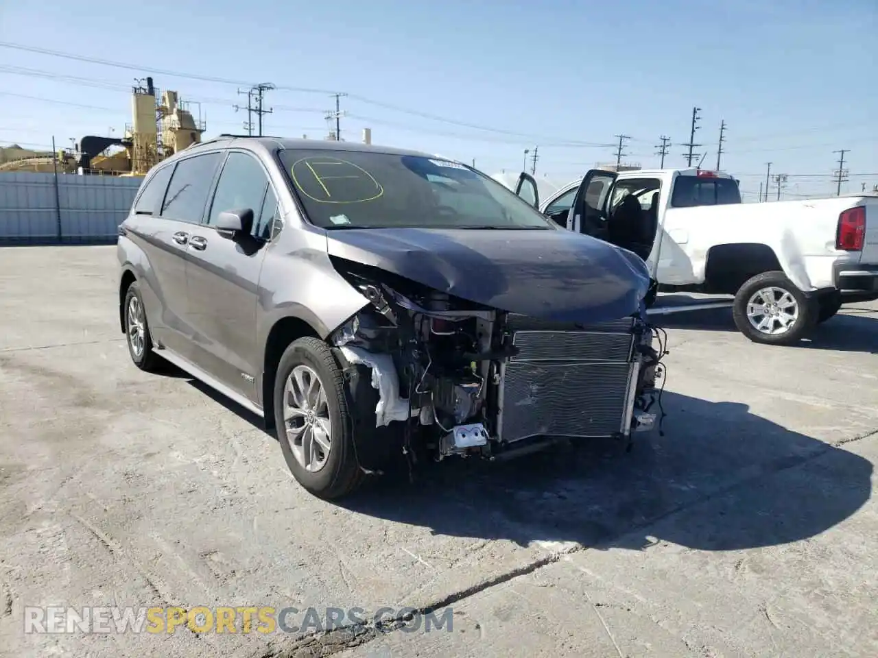 1 Photograph of a damaged car 5TDKSKFC2MS033231 TOYOTA SIENNA 2021