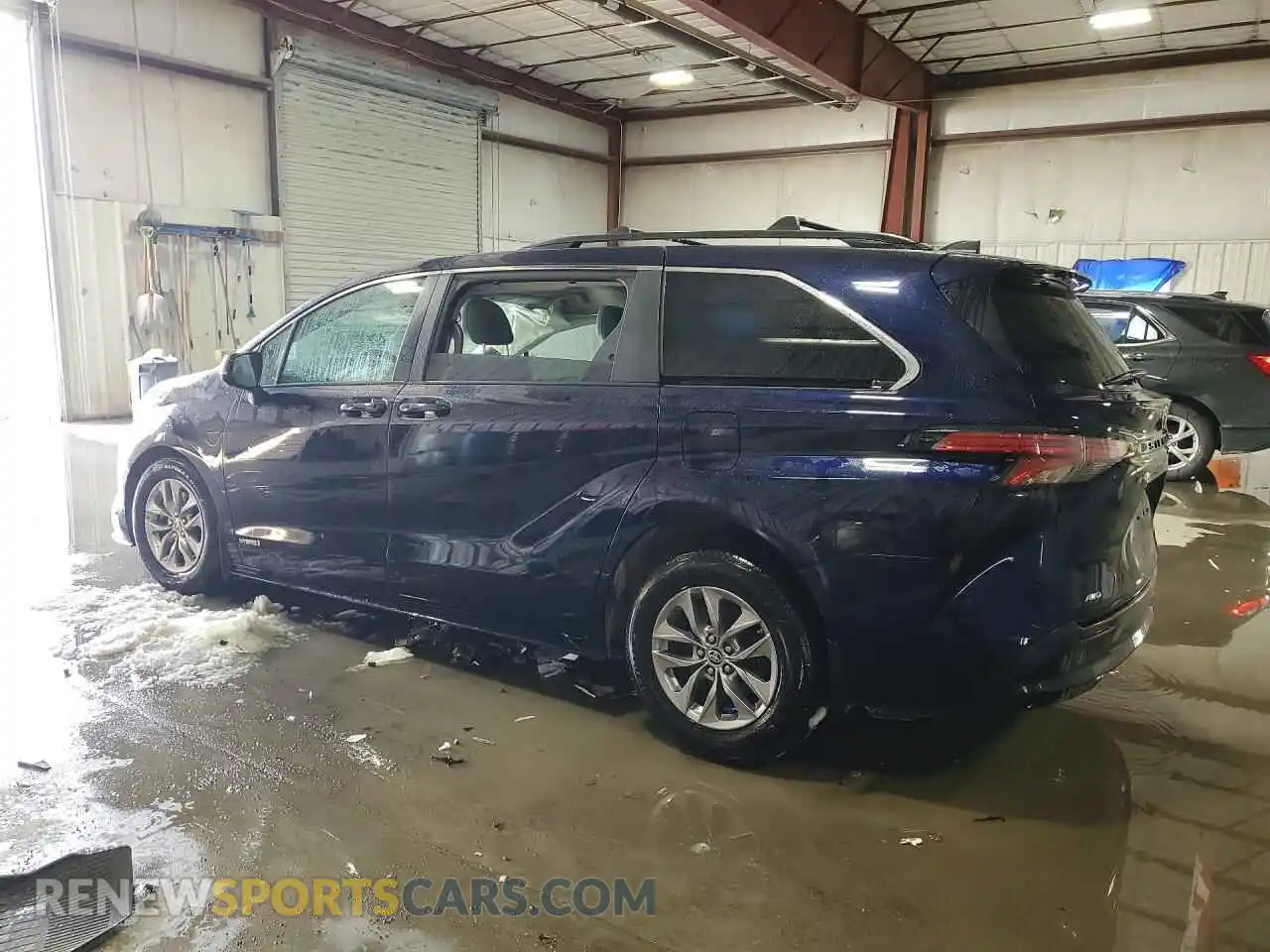 2 Photograph of a damaged car 5TDKSKFC3MS012677 TOYOTA SIENNA 2021