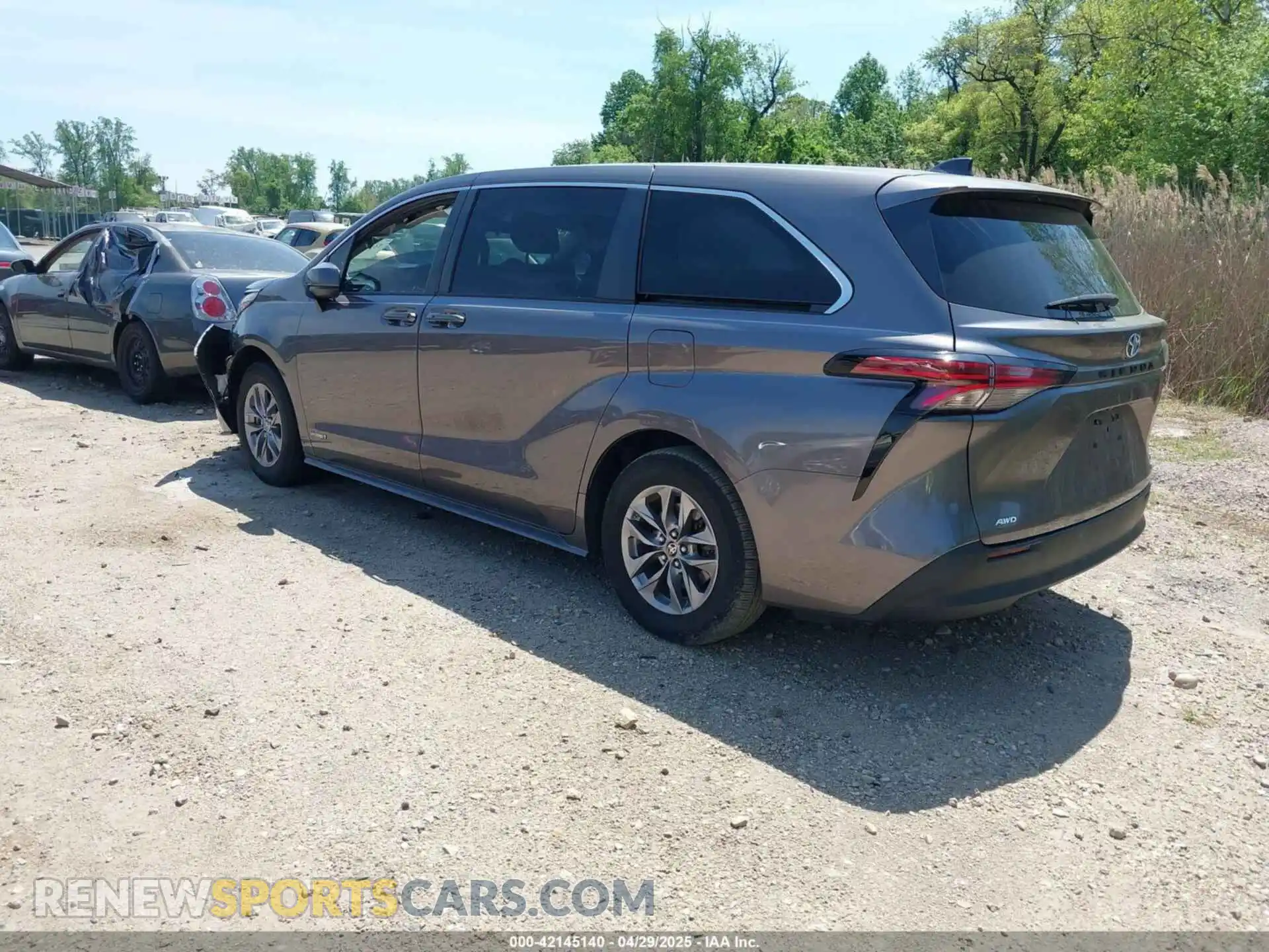 3 Photograph of a damaged car 5TDKSKFC4MS004345 TOYOTA SIENNA 2021