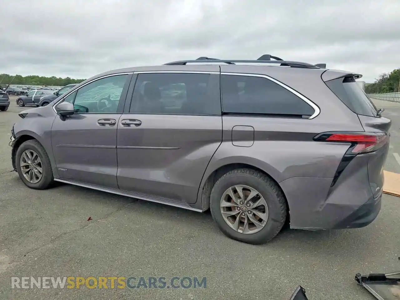 2 Photograph of a damaged car 5TDKSKFC5MS032025 TOYOTA SIENNA 2021