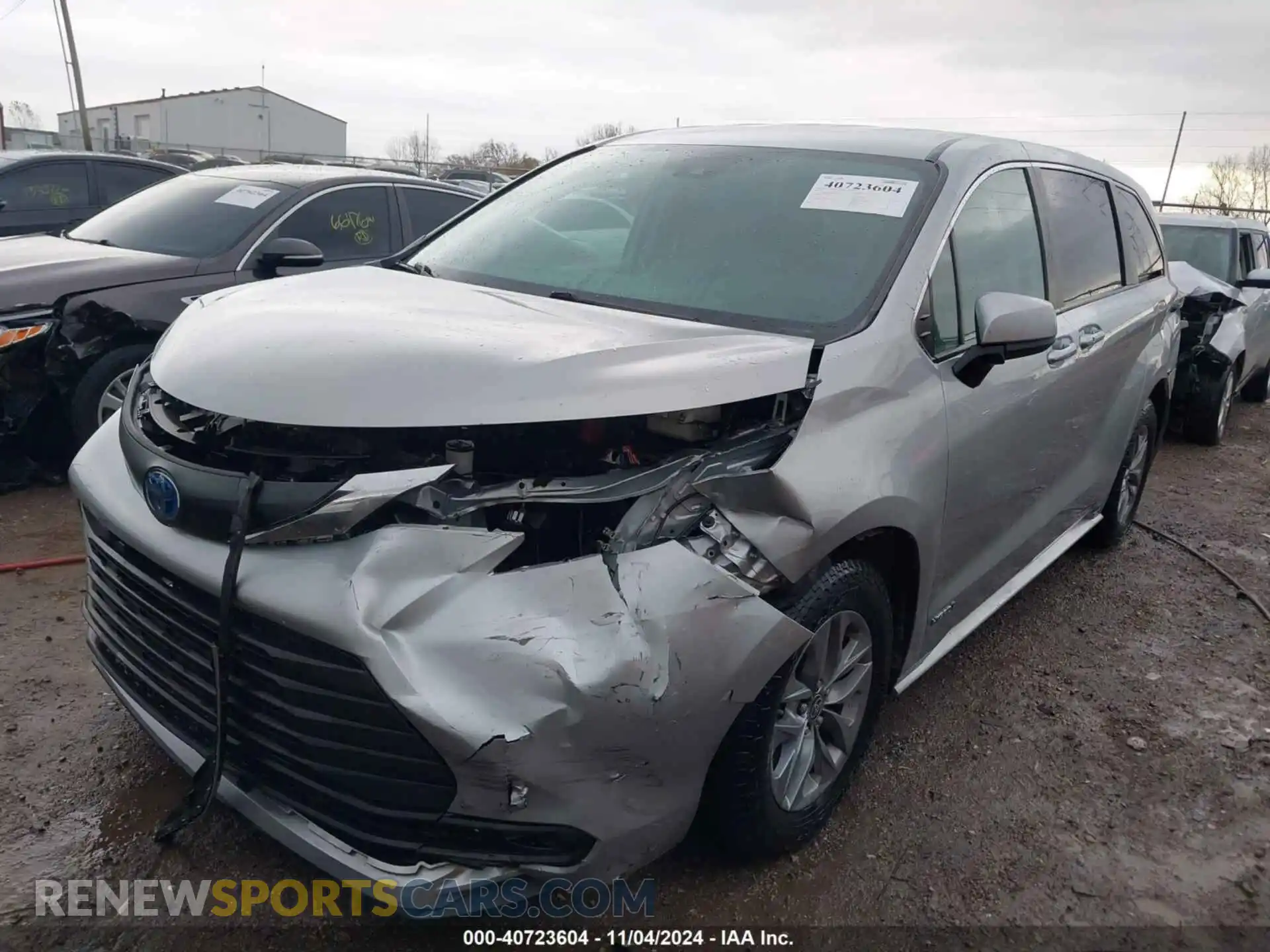 2 Photograph of a damaged car 5TDKSKFC7MS021673 TOYOTA SIENNA 2021