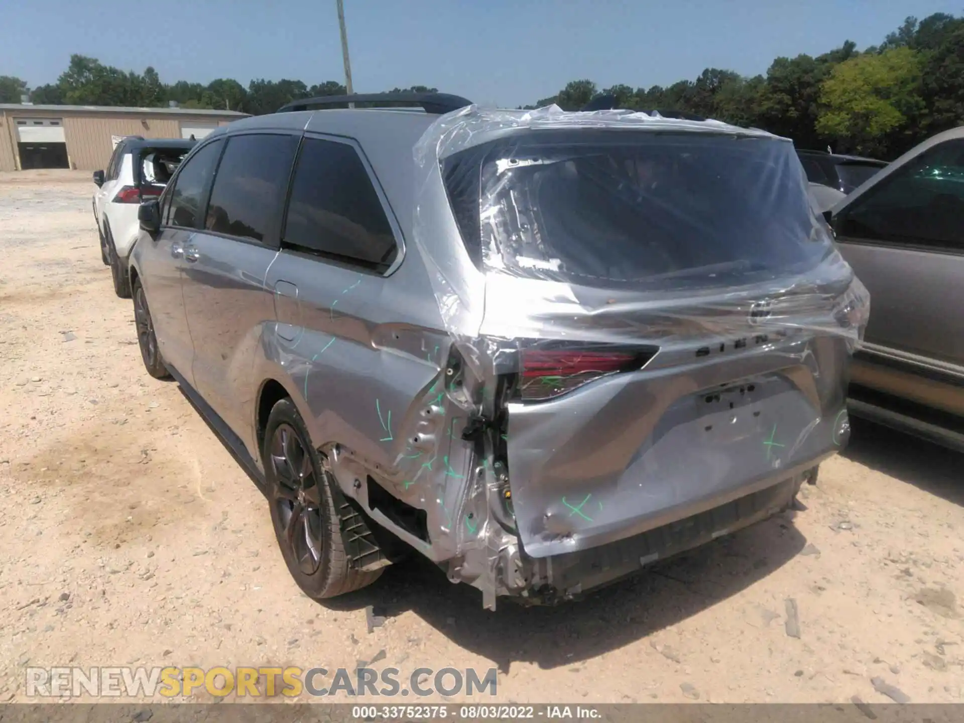 3 Photograph of a damaged car 5TDXRKEC0MS035594 TOYOTA SIENNA 2021
