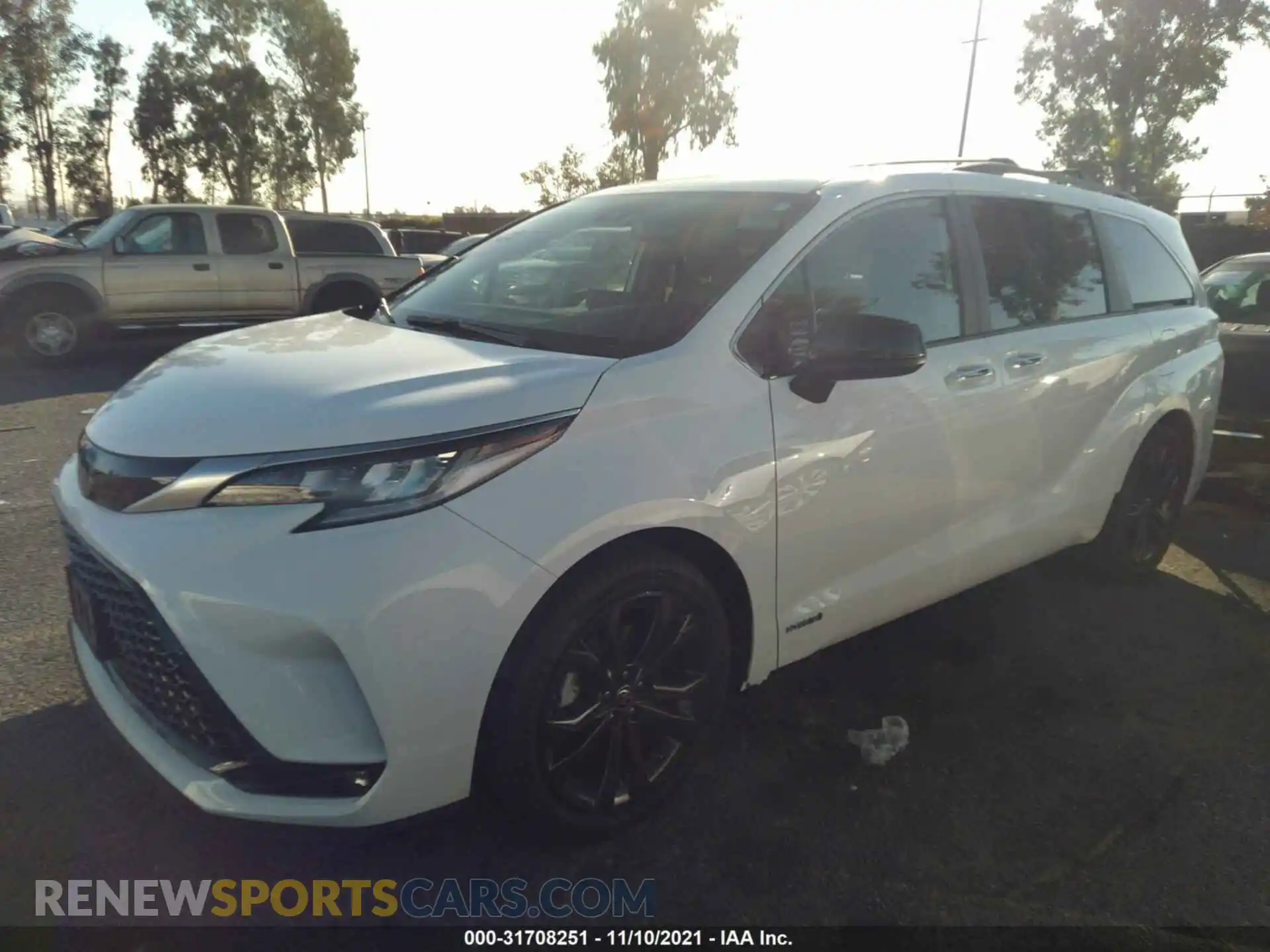 2 Photograph of a damaged car 5TDXRKEC9MS044620 TOYOTA SIENNA 2021