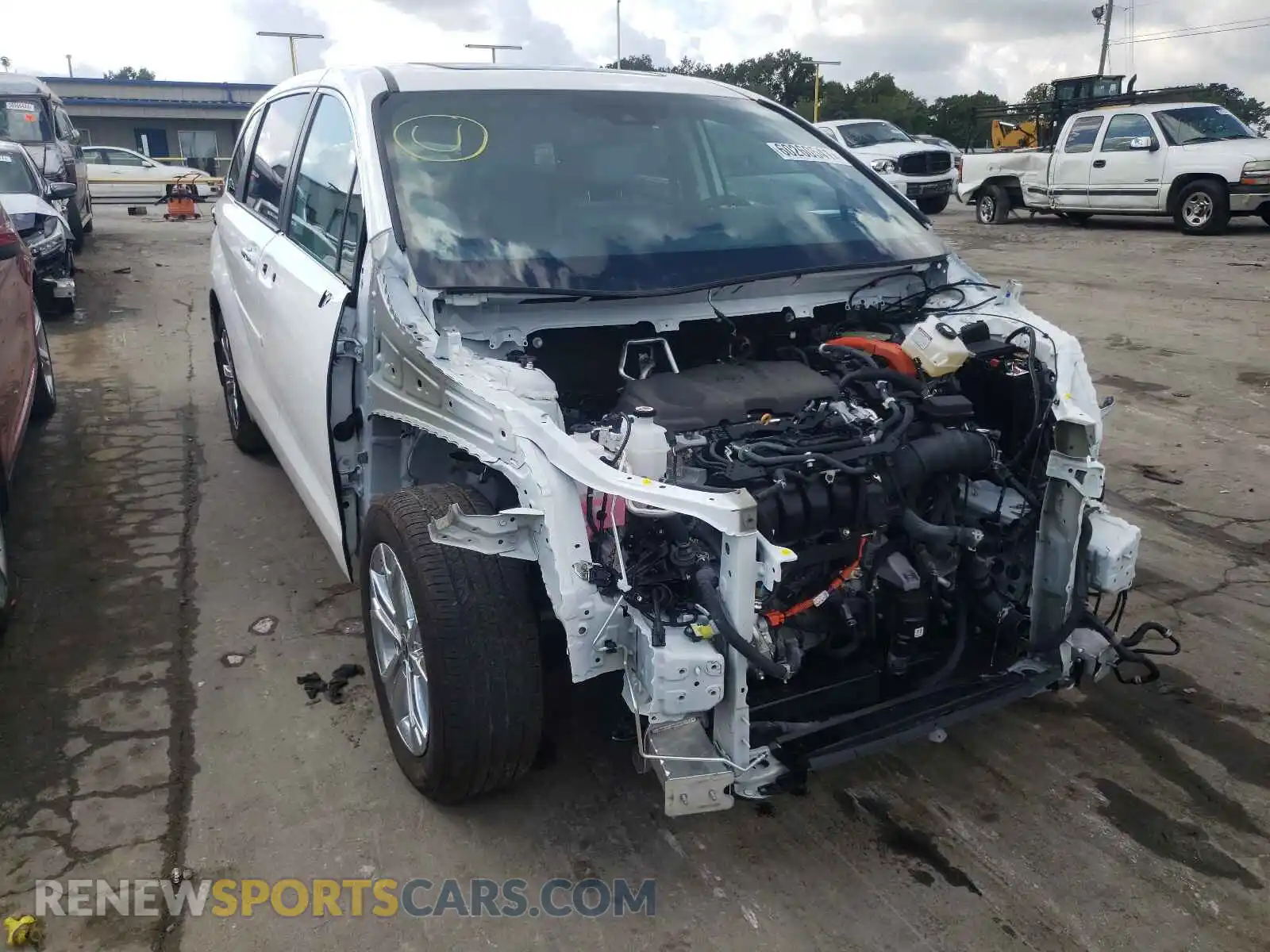 1 Photograph of a damaged car 5TDXSKFC2MS013048 TOYOTA SIENNA 2021