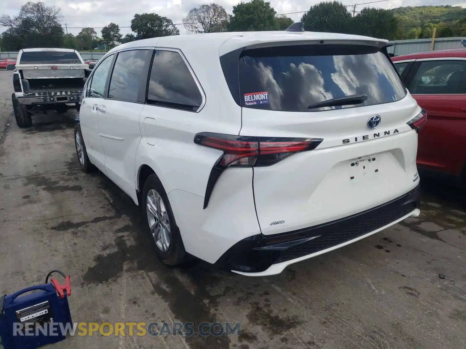 3 Photograph of a damaged car 5TDXSKFC2MS013048 TOYOTA SIENNA 2021