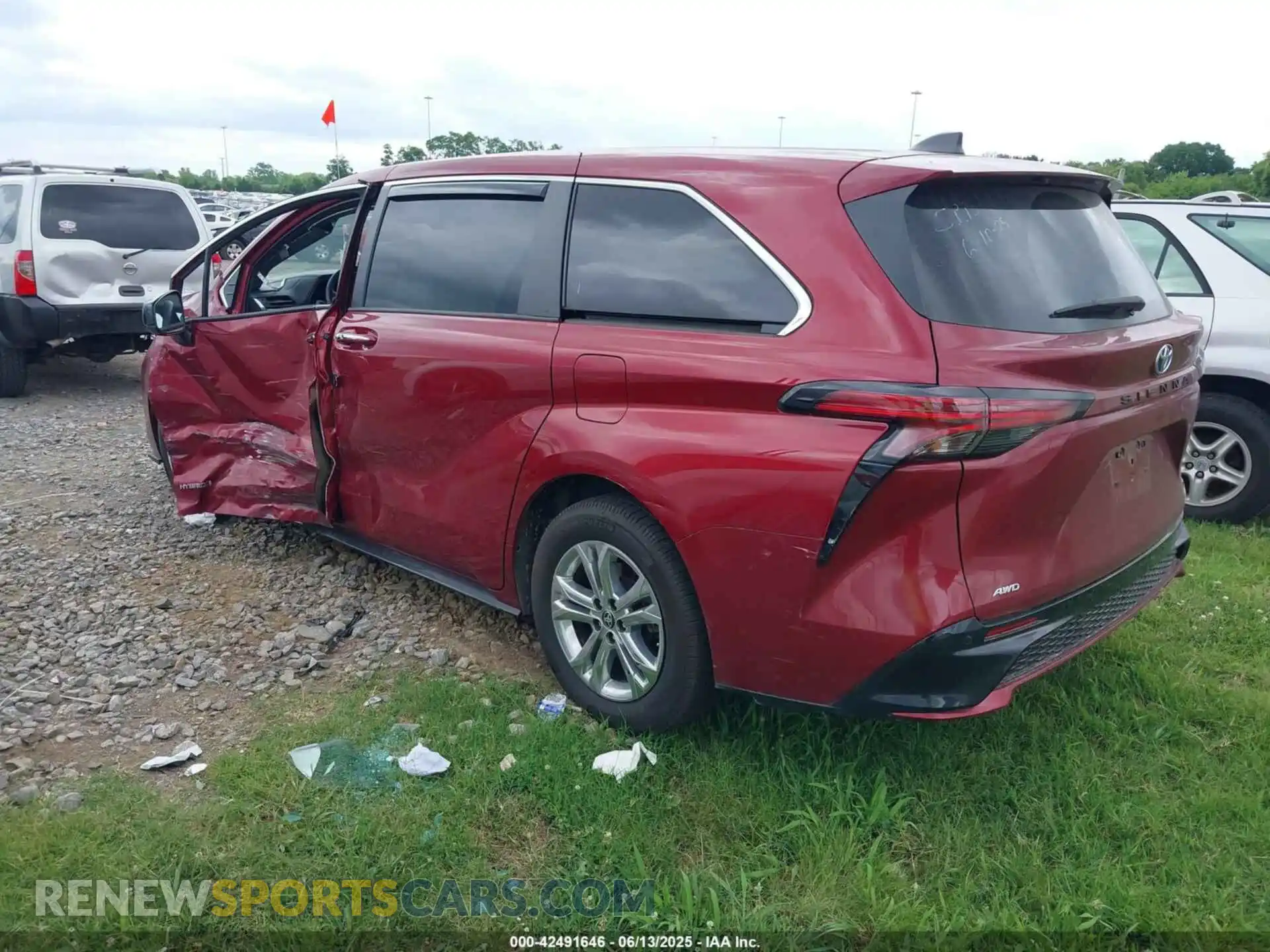 3 Photograph of a damaged car 5TDXSKFC7MS006760 TOYOTA SIENNA 2021