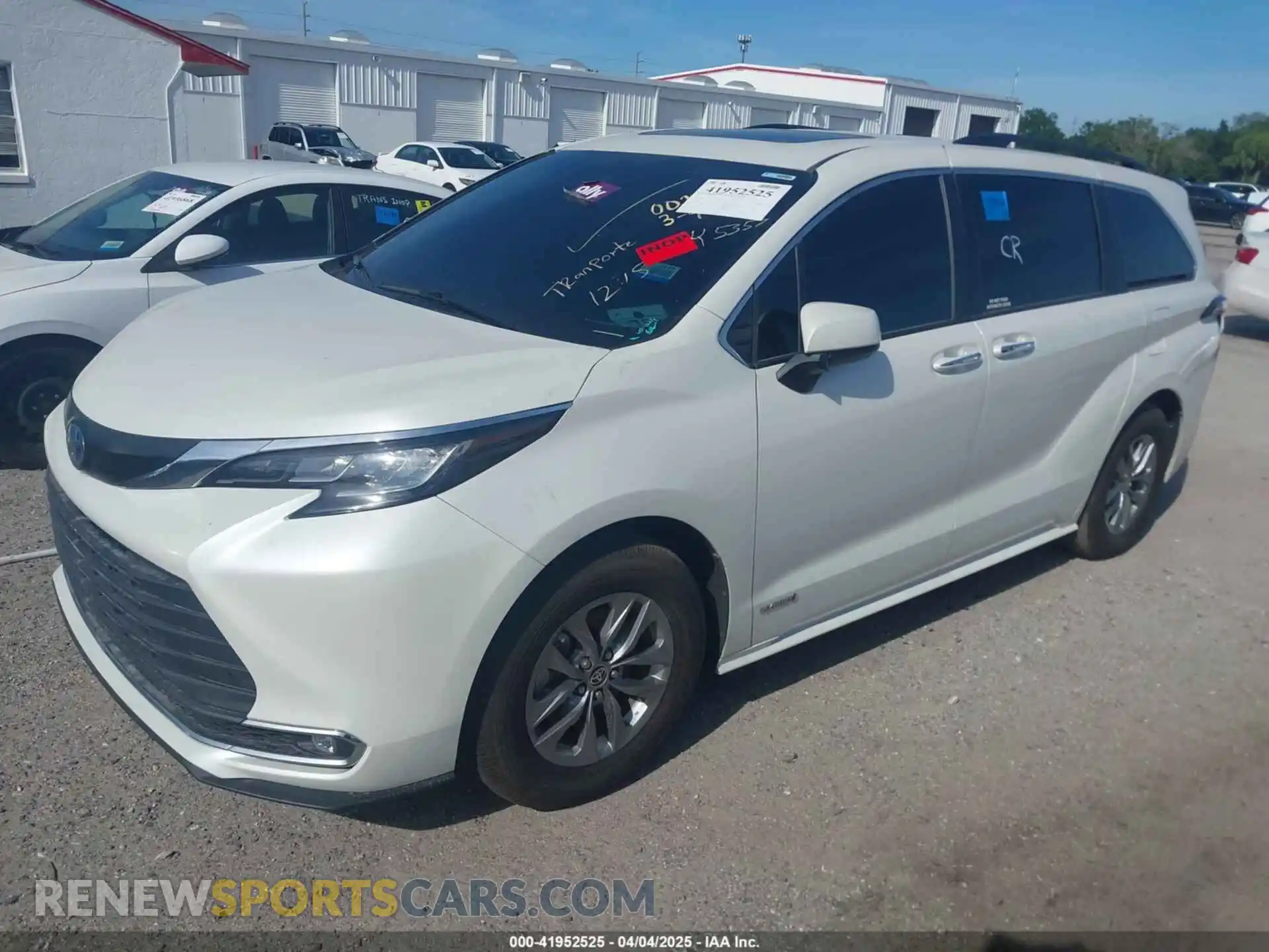 2 Photograph of a damaged car 5TDYRKEC0MS002020 TOYOTA SIENNA 2021