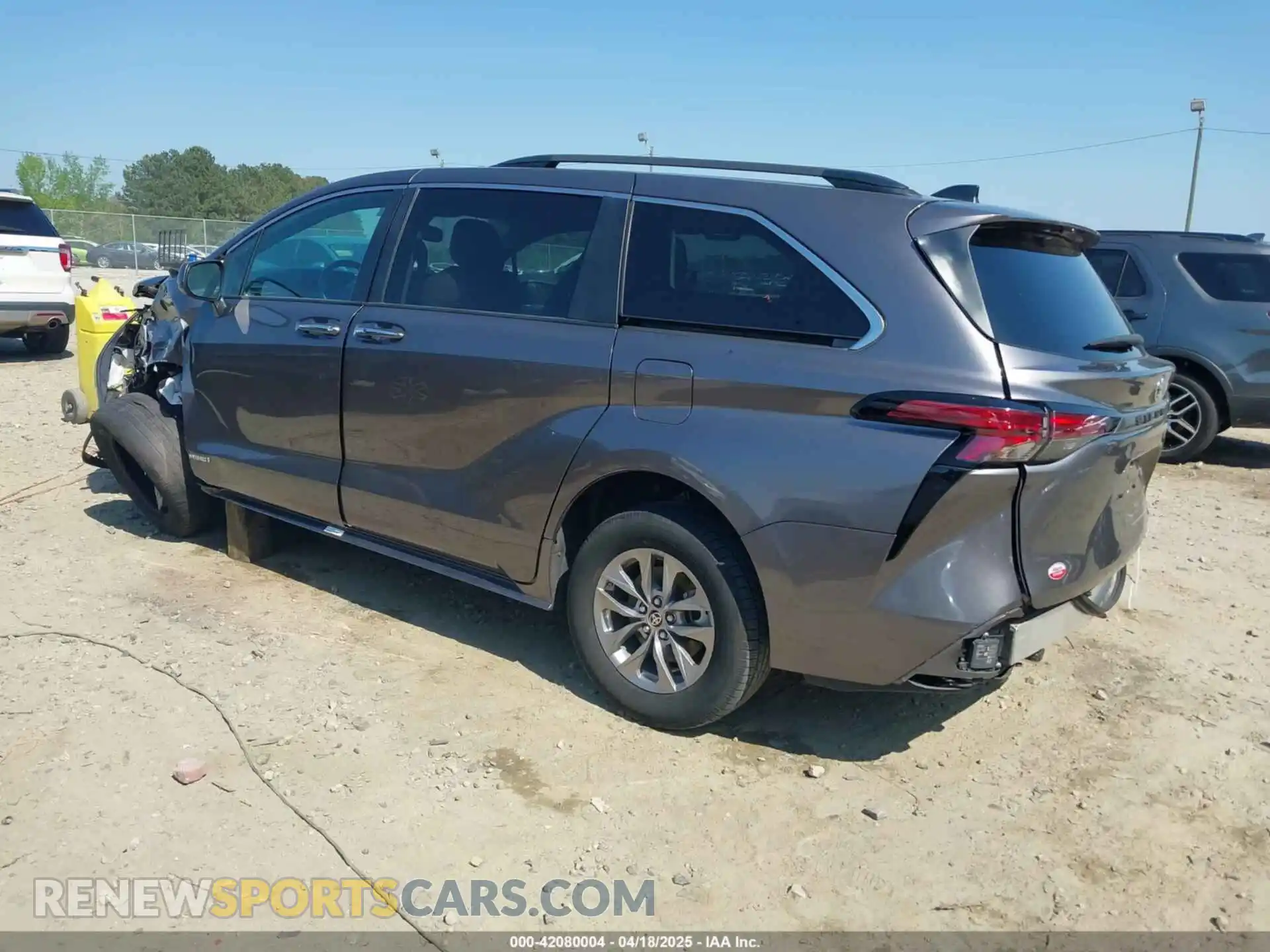 3 Photograph of a damaged car 5TDYRKEC0MS007394 TOYOTA SIENNA 2021