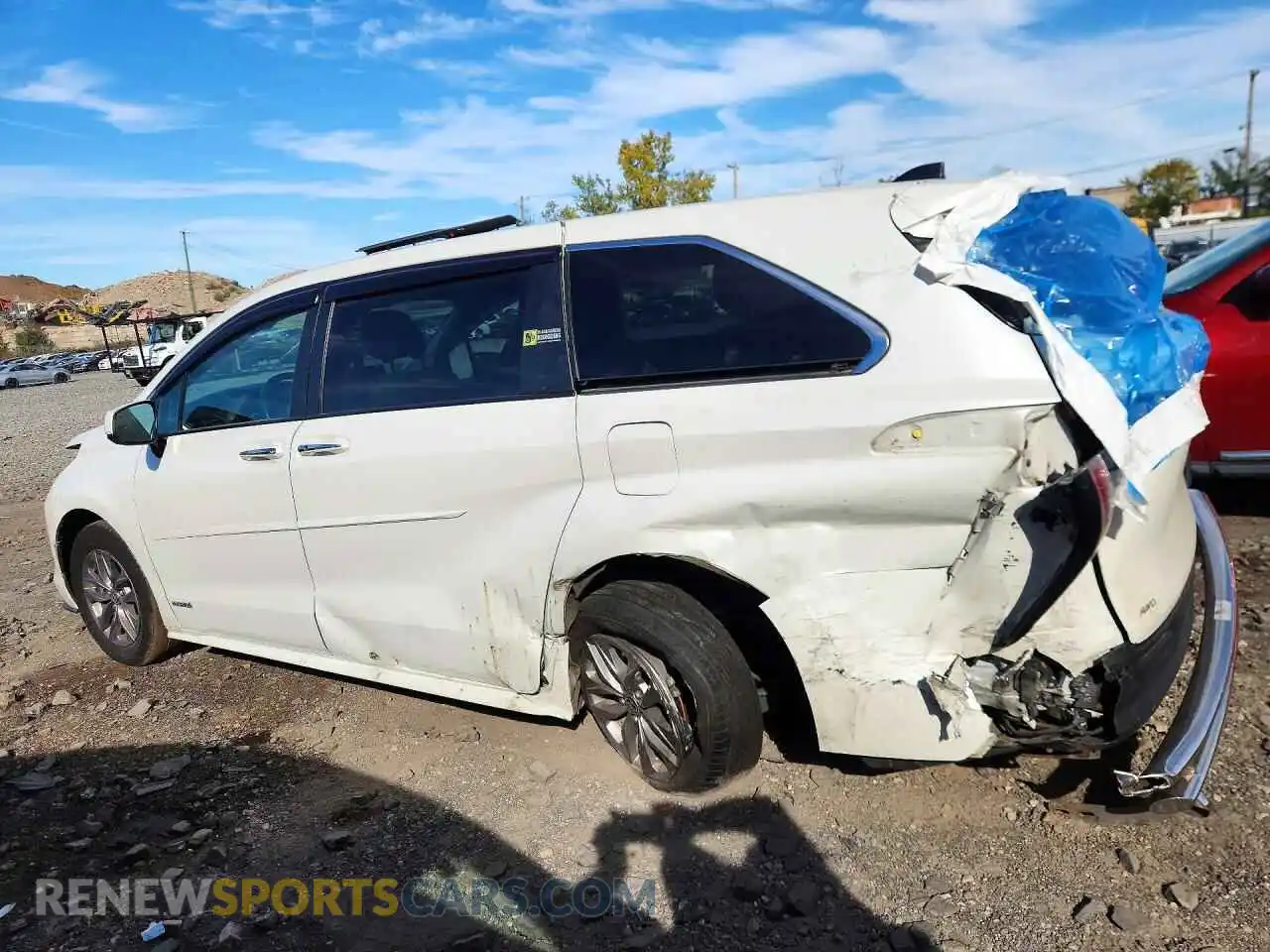 2 fotografías del automóvil dañado 5TDYRKEC0MS051685 TOYOTA SIENNA 2021