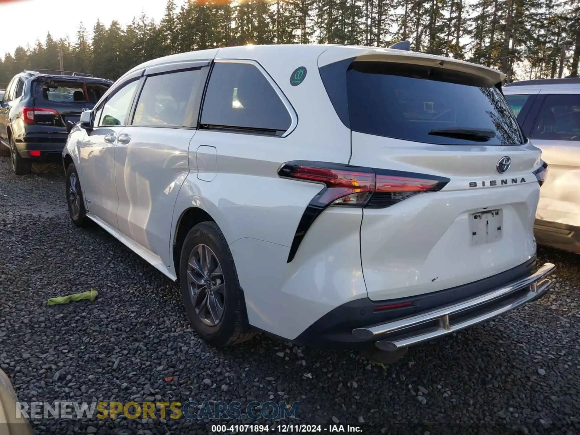 3 Photograph of a damaged car 5TDYRKEC1MS009316 TOYOTA SIENNA 2021