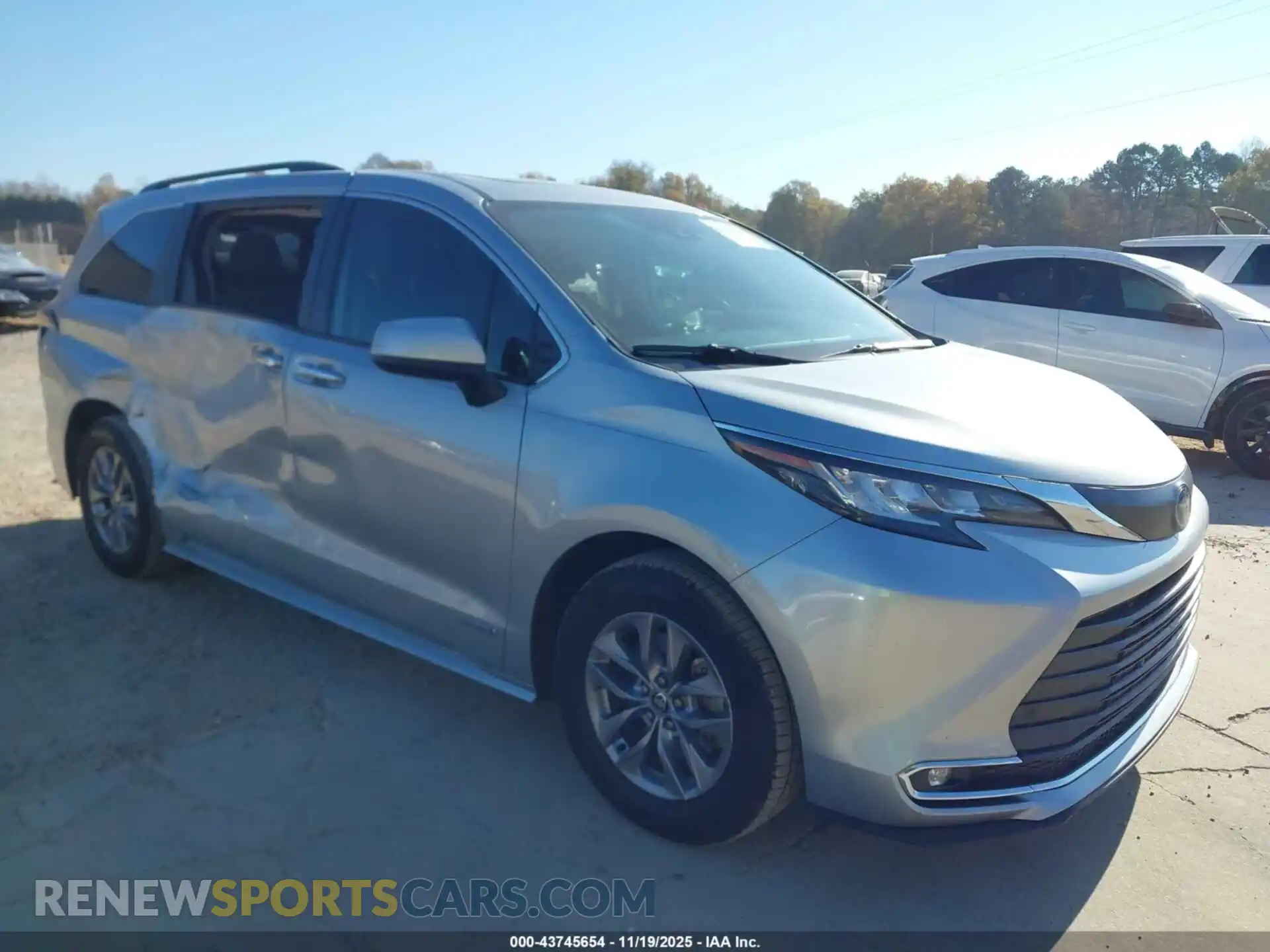 1 Photograph of a damaged car 5TDYRKEC1MS024687 TOYOTA SIENNA 2021