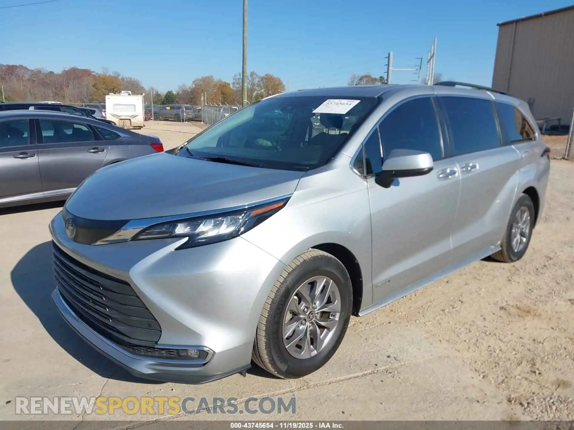 2 Photograph of a damaged car 5TDYRKEC1MS024687 TOYOTA SIENNA 2021