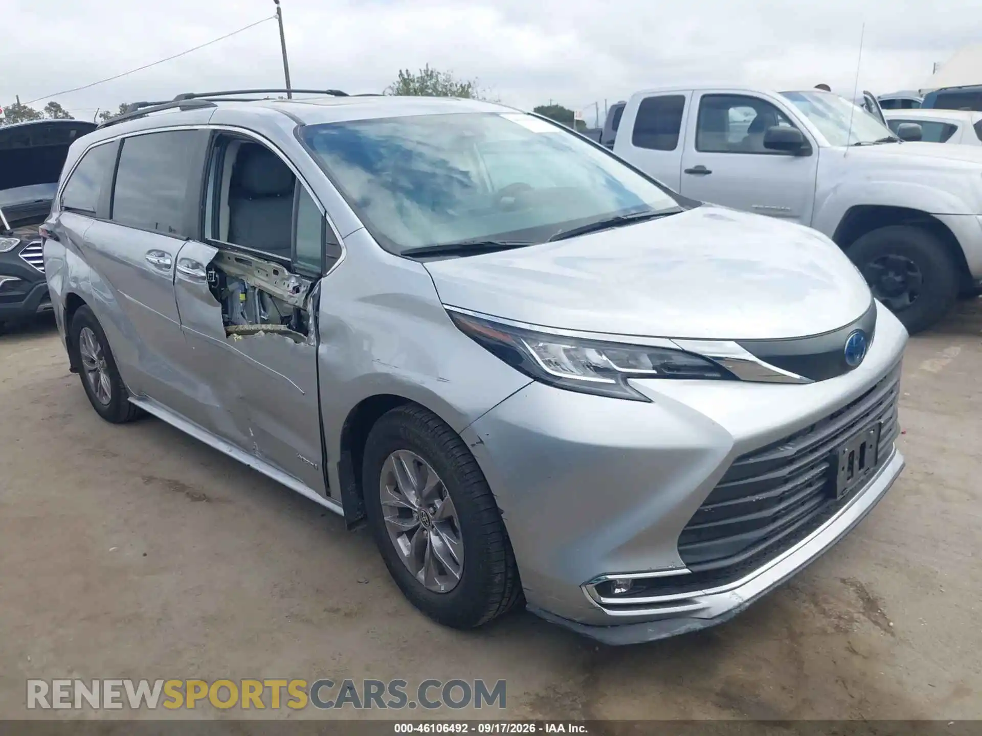 1 Photograph of a damaged car 5TDYRKEC1MS045684 TOYOTA SIENNA 2021