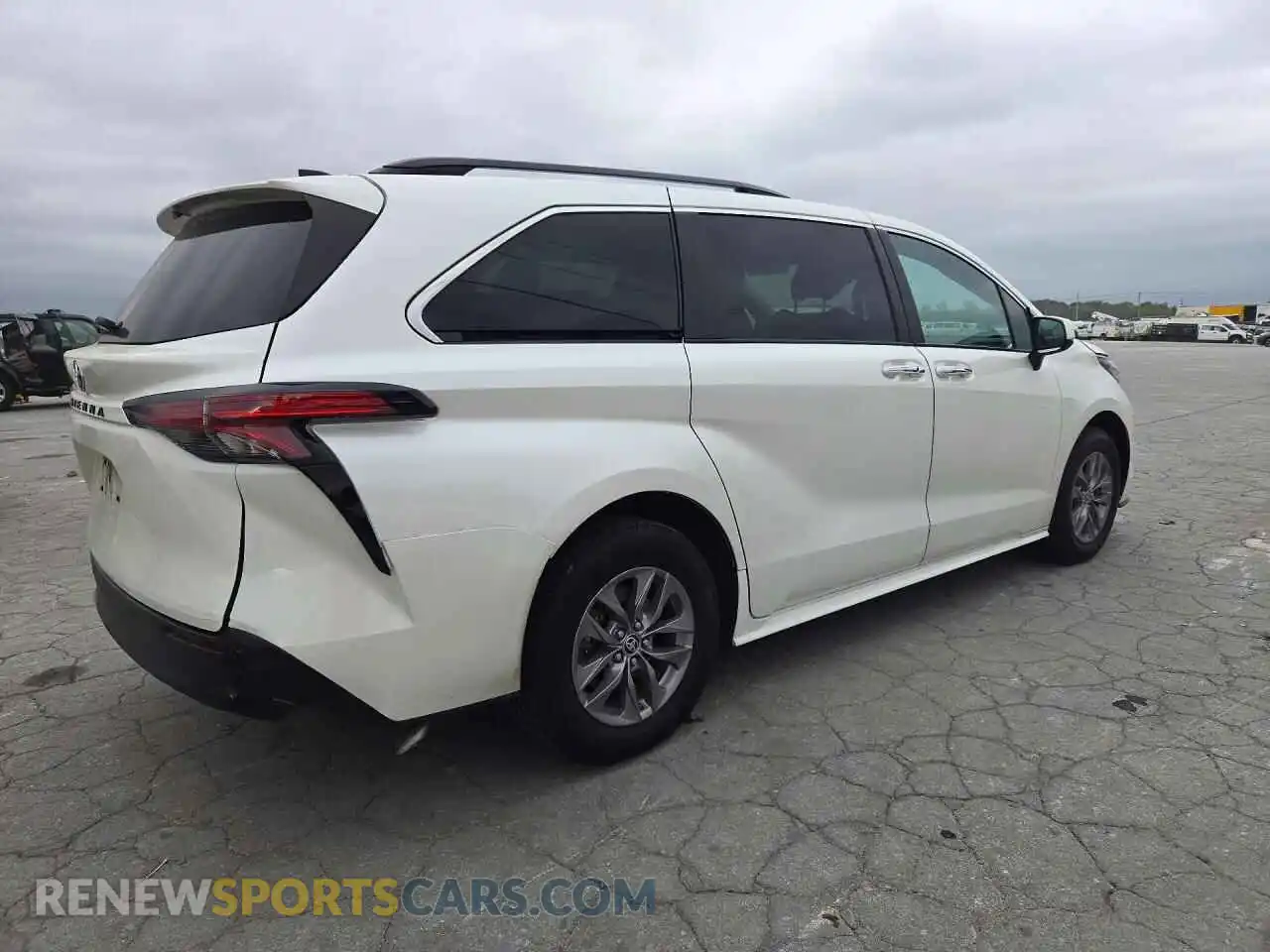 3 Photograph of a damaged car 5TDYRKEC1MS055020 TOYOTA SIENNA 2021